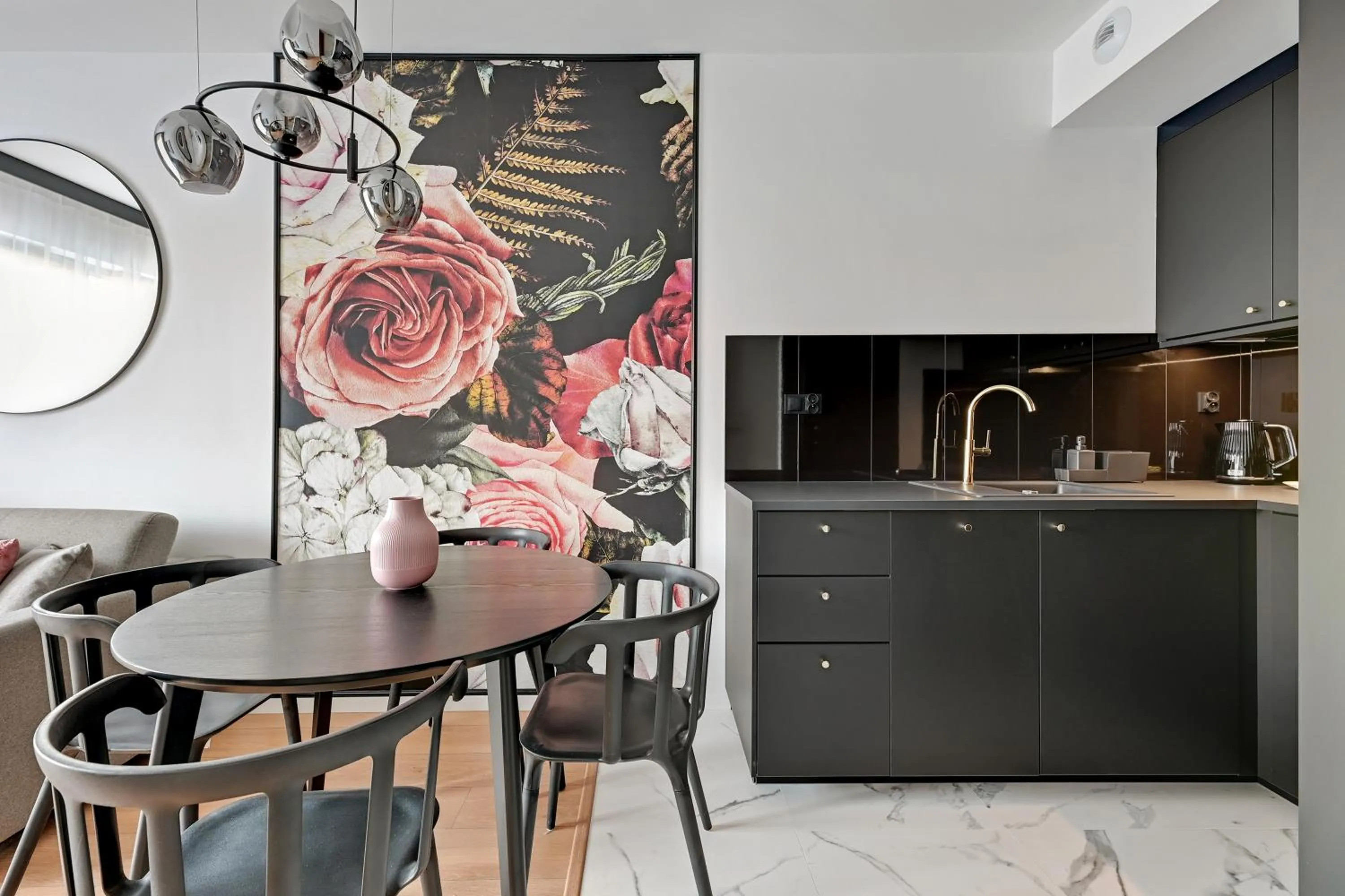 Kitchen or kitchenette in GRANO APARTMENTS Gdańsk Residence SPA & Wellness - GRANO APARTMENTS Gdańsk Old Town SPA & Wellness