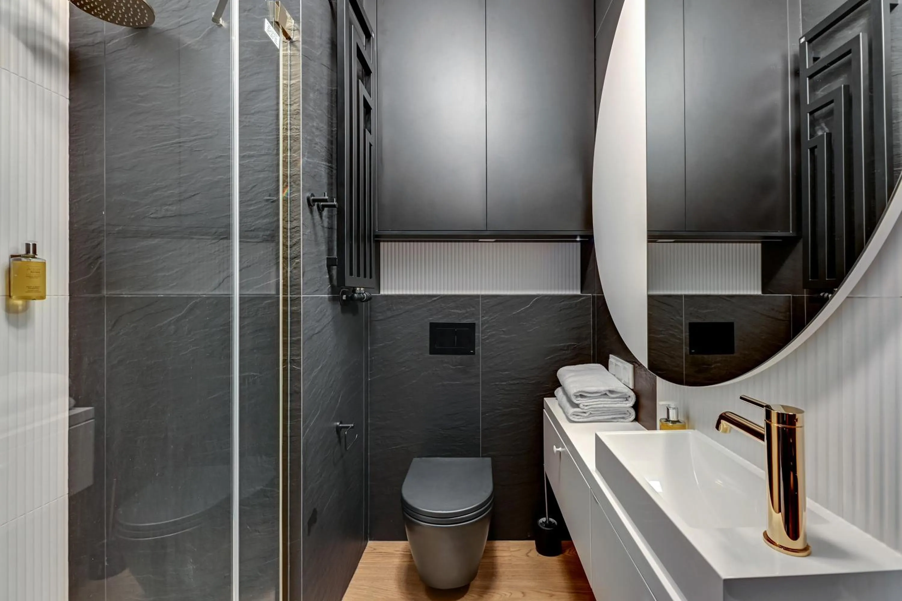 Shower in GRANO APARTMENTS Gdańsk Residence SPA & Wellness - GRANO APARTMENTS Gdańsk Old Town SPA & Wellness