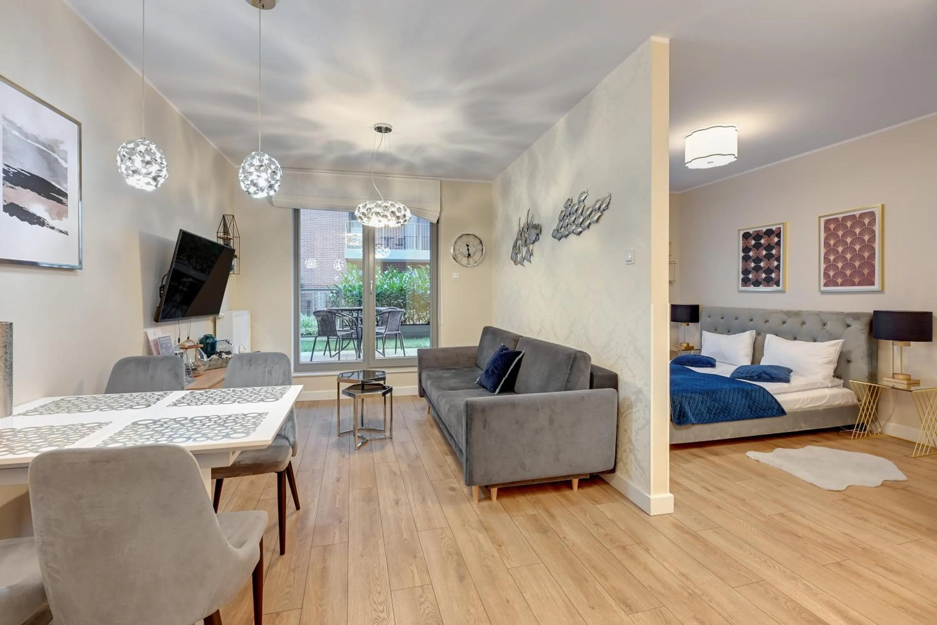 TV and multimedia in GRANO APARTMENTS Gdańsk Residence SPA & Wellness - GRANO APARTMENTS Gdańsk Old Town SPA & Wellness