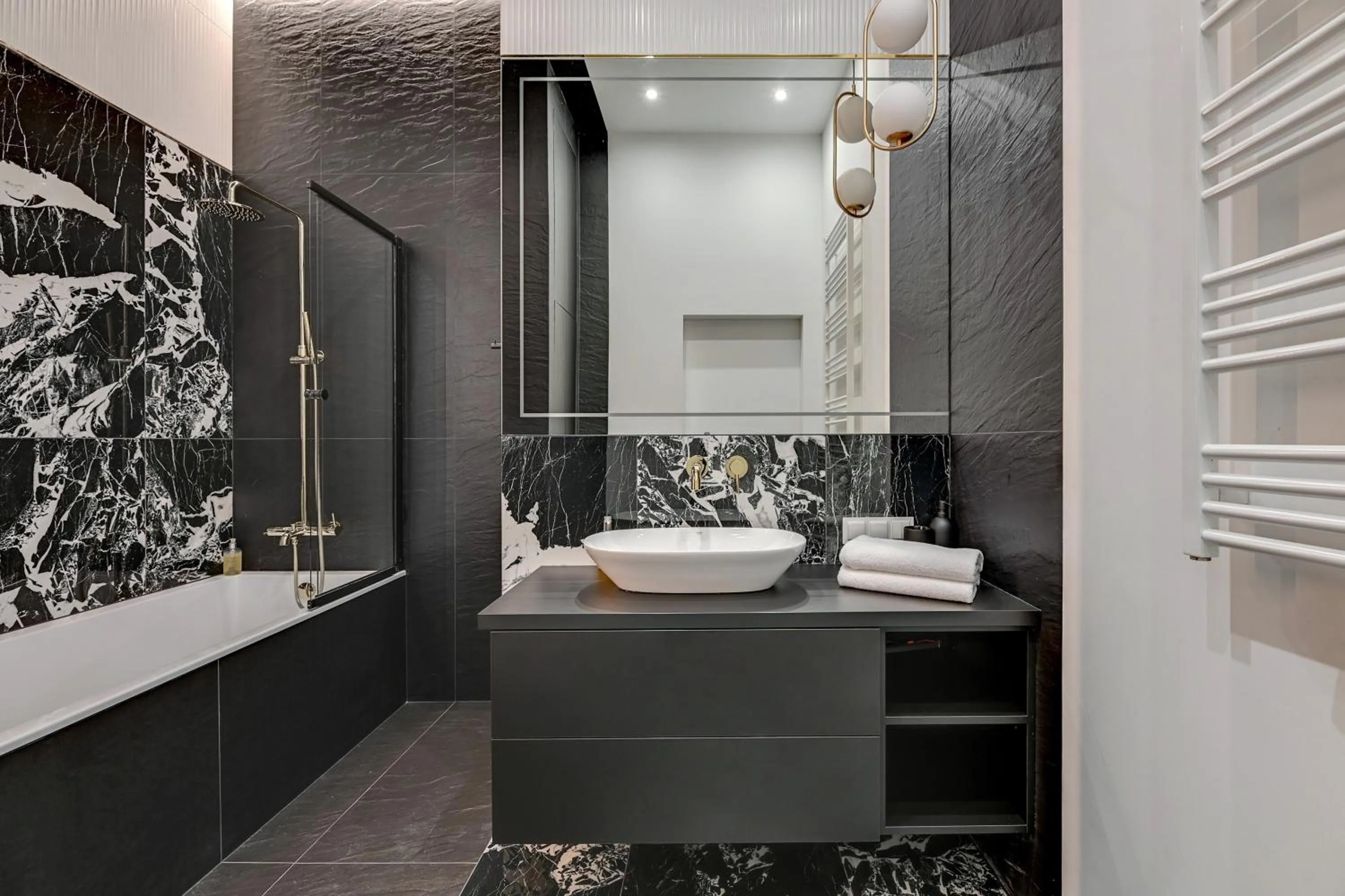 Shower in GRANO APARTMENTS Gdańsk Residence SPA & Wellness - GRANO APARTMENTS Gdańsk Old Town SPA & Wellness