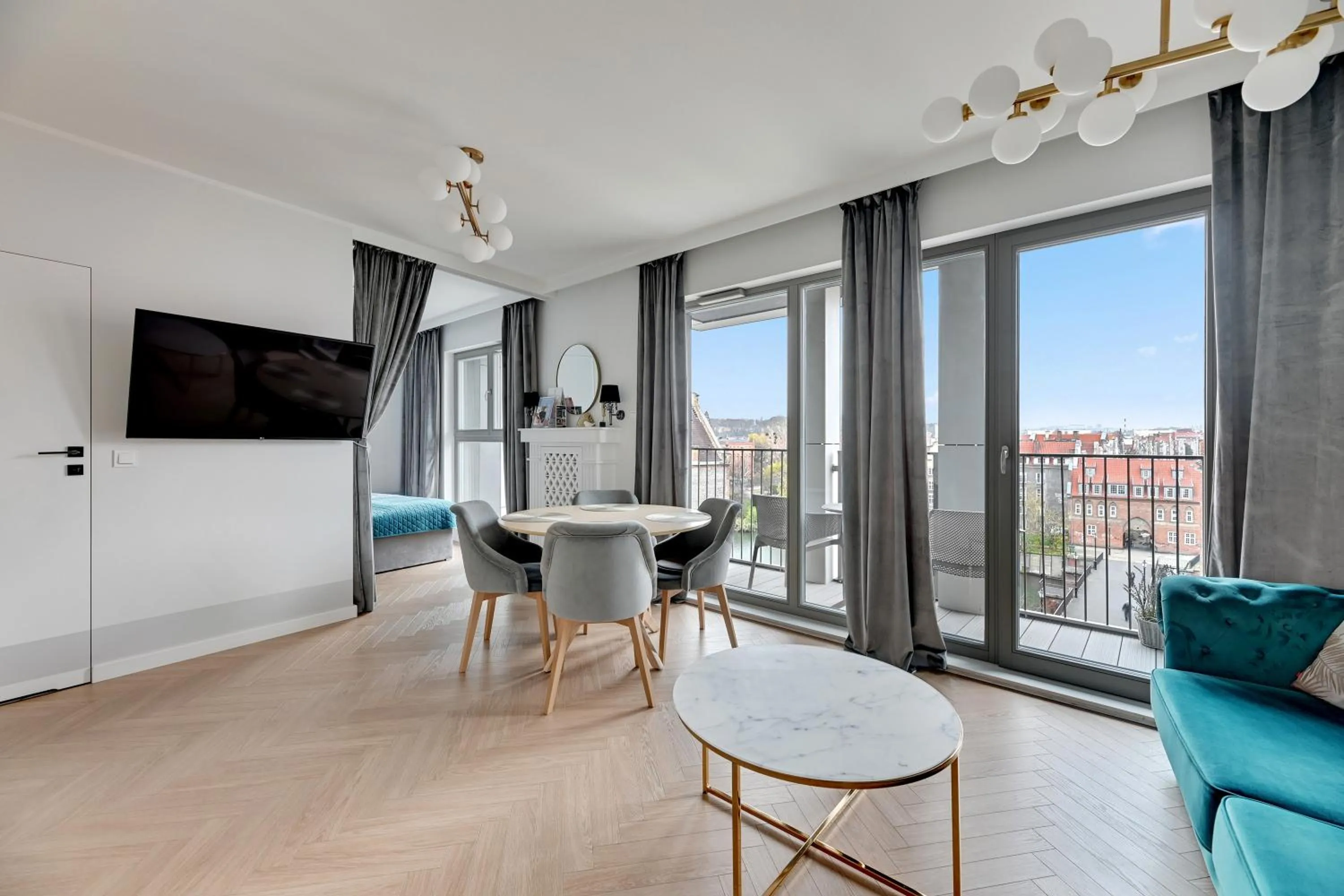 TV and multimedia in GRANO APARTMENTS Gdańsk Residence SPA & Wellness - GRANO APARTMENTS Gdańsk Old Town SPA & Wellness