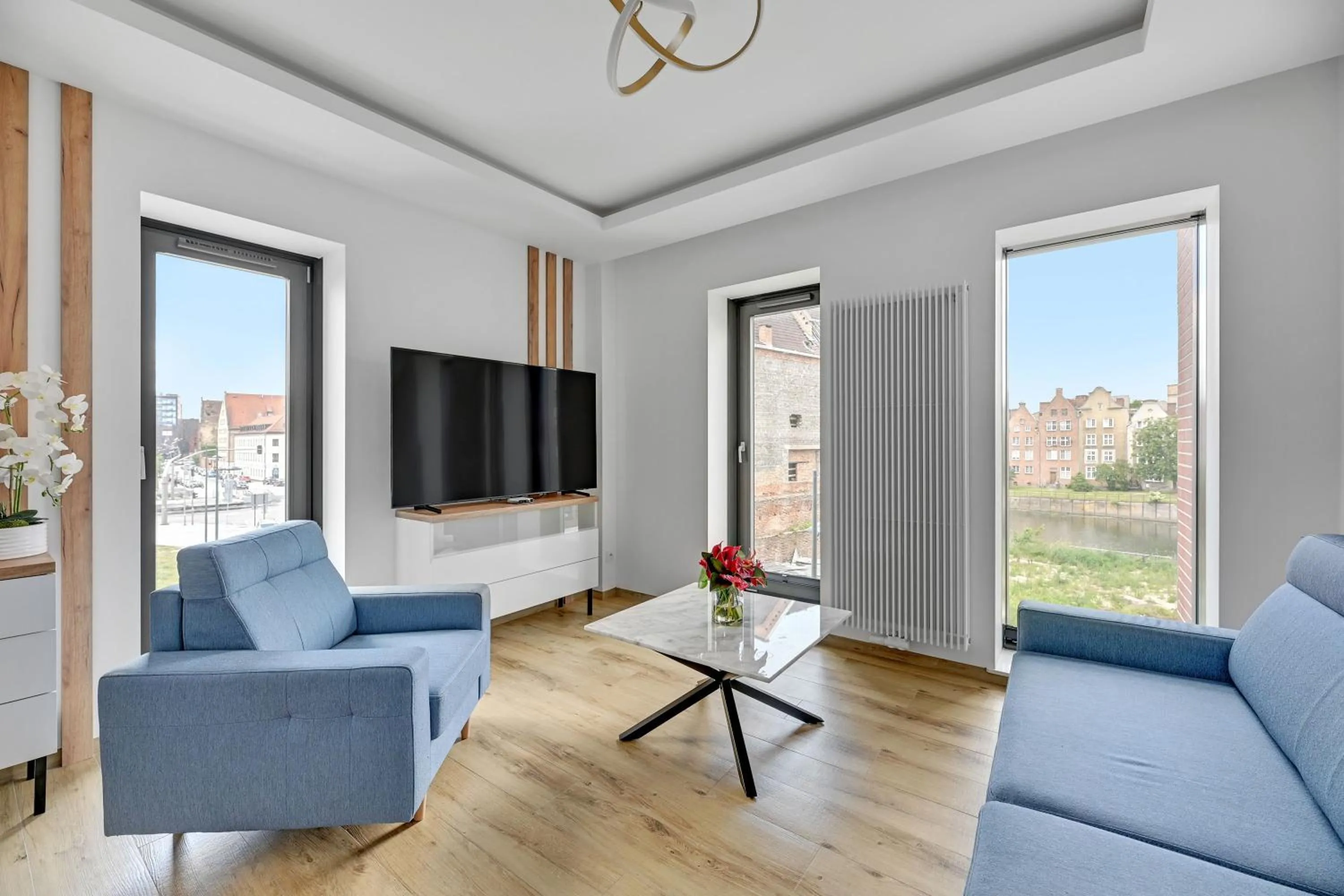 TV and multimedia in GRANO APARTMENTS Gdańsk Residence SPA & Wellness - GRANO APARTMENTS Gdańsk Old Town SPA & Wellness