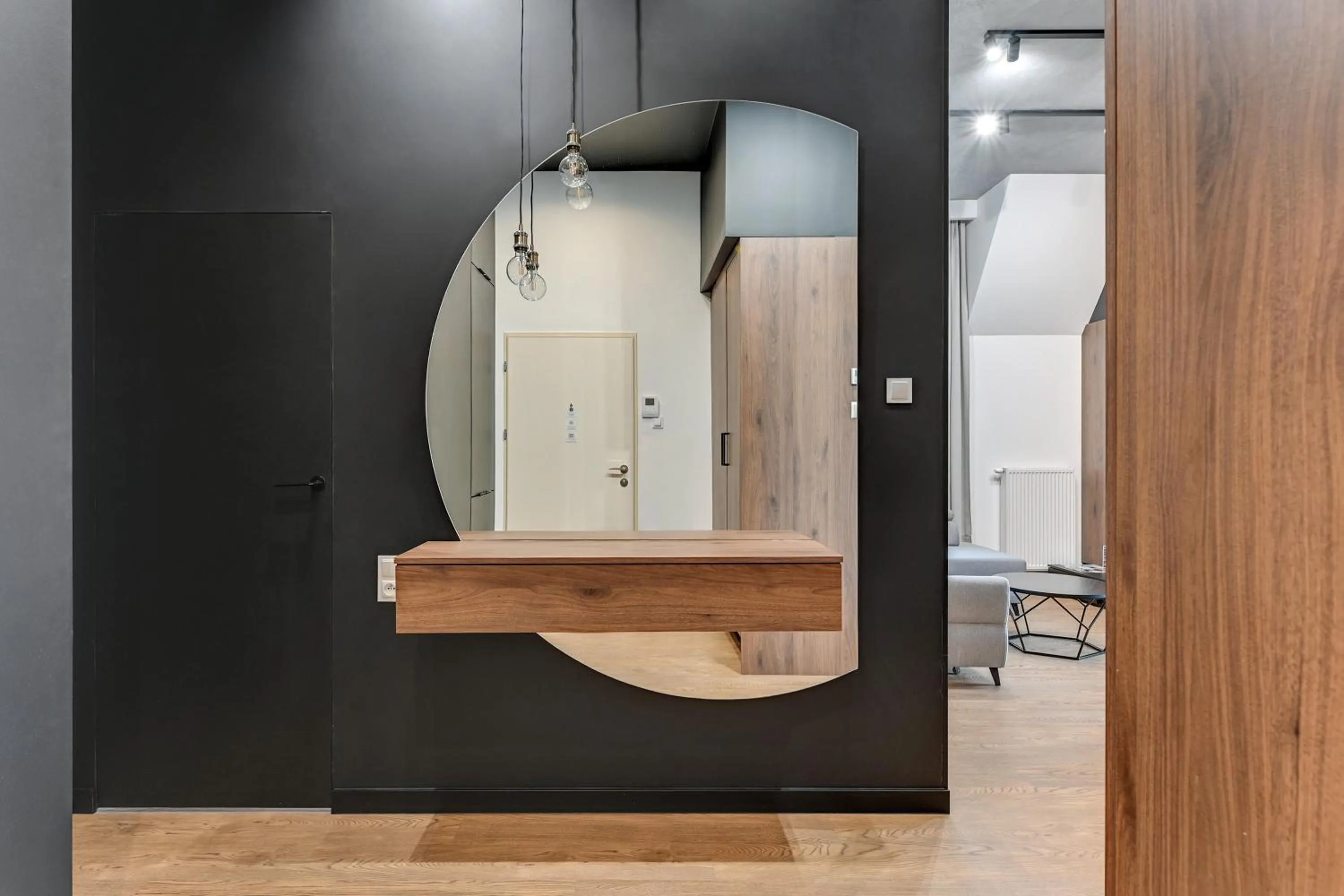 wardrobe in GRANO APARTMENTS Gdańsk Residence SPA & Wellness - GRANO APARTMENTS Gdańsk Old Town SPA & Wellness