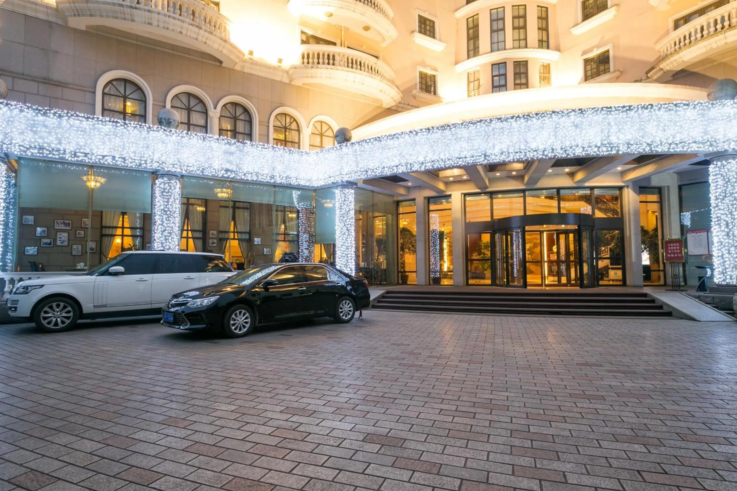 Facade/entrance in Anting Villa Hotel