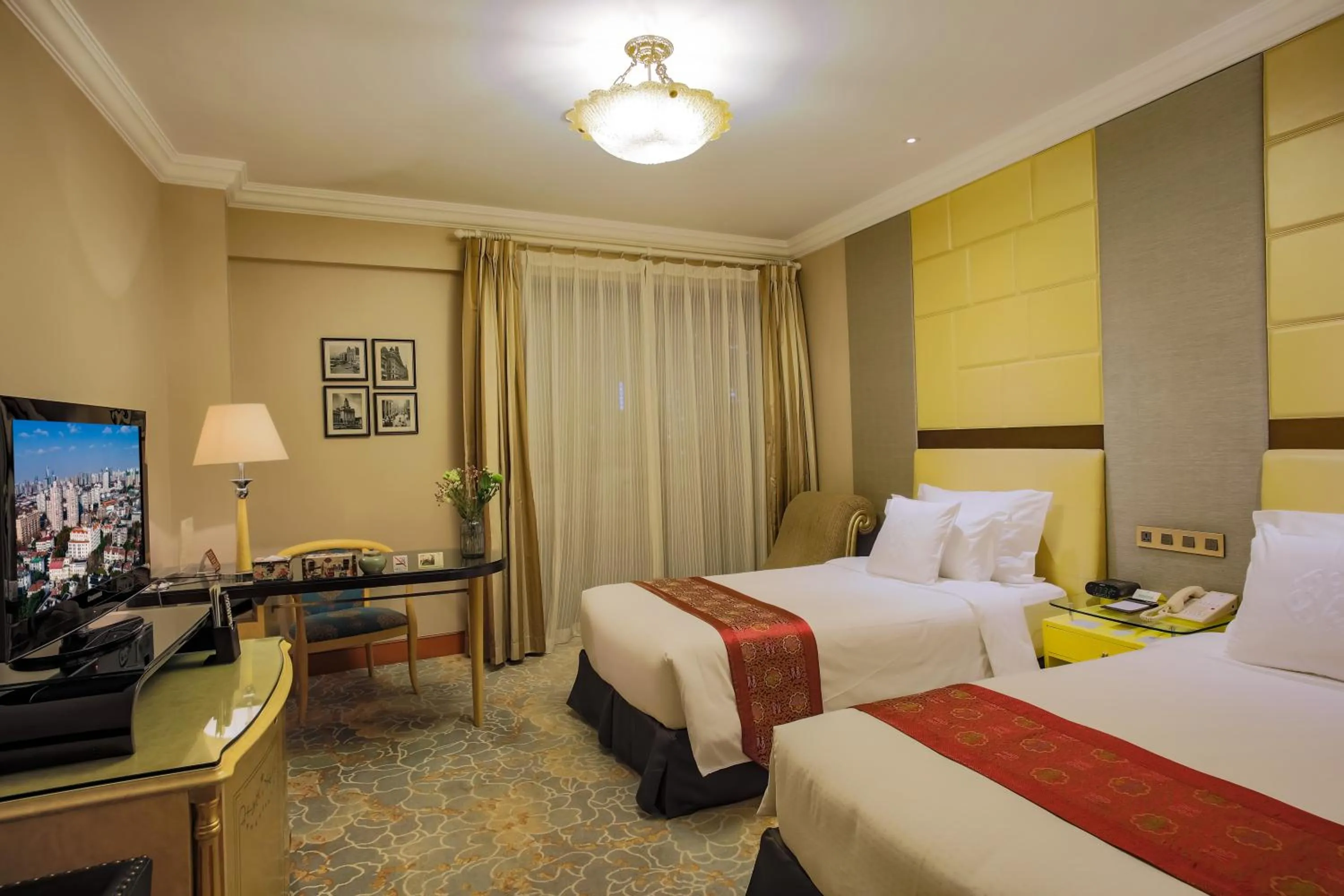 Bed in Anting Villa Hotel