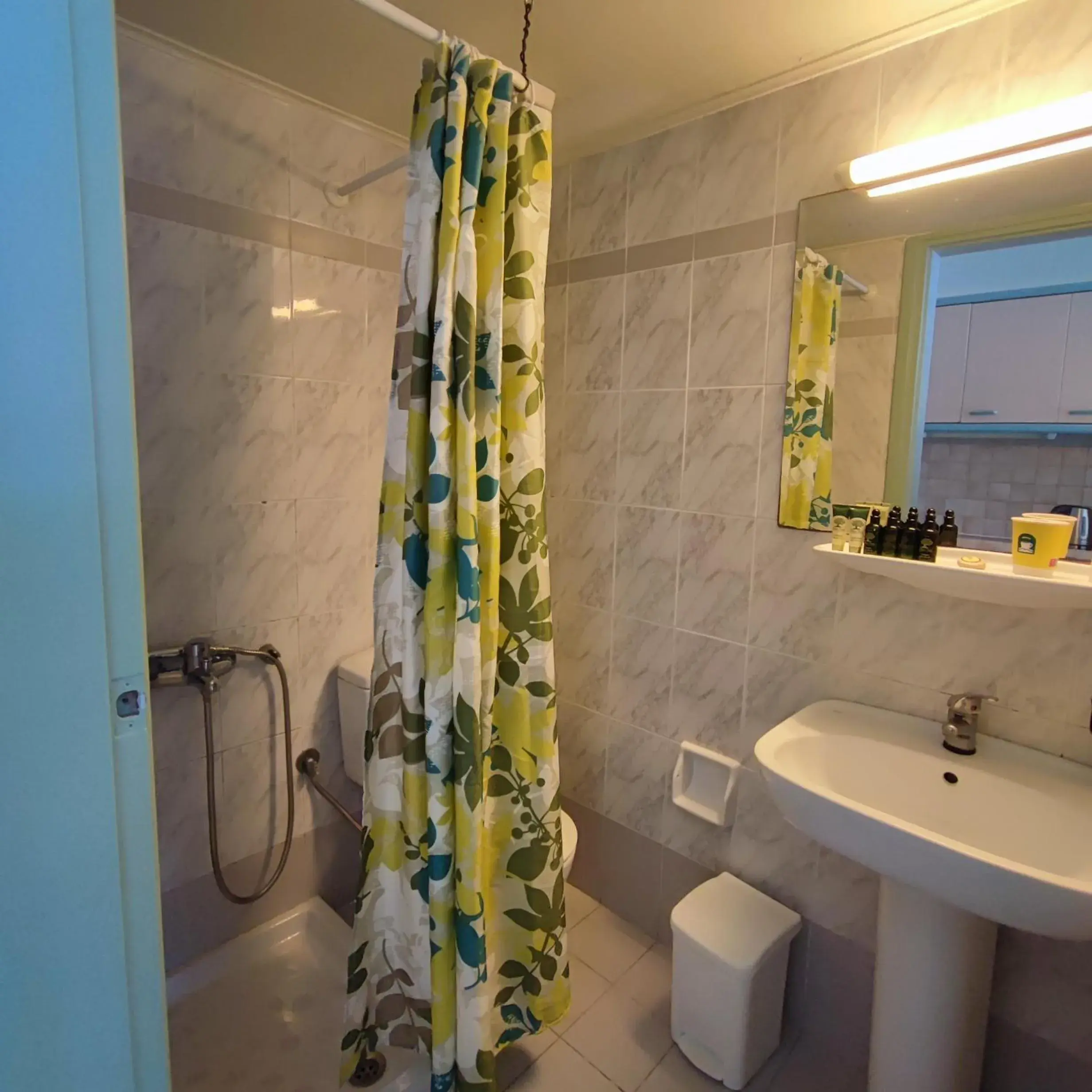 Twin Room with Sea View in Ostria Studios Twin Room with Sea View in Ostria Studios