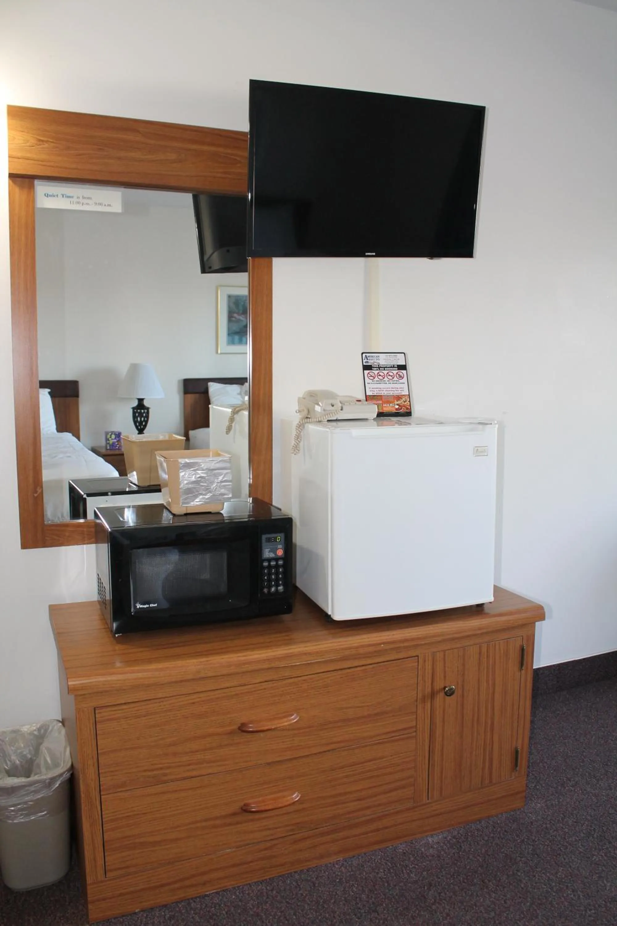 microwave in American Host Inn