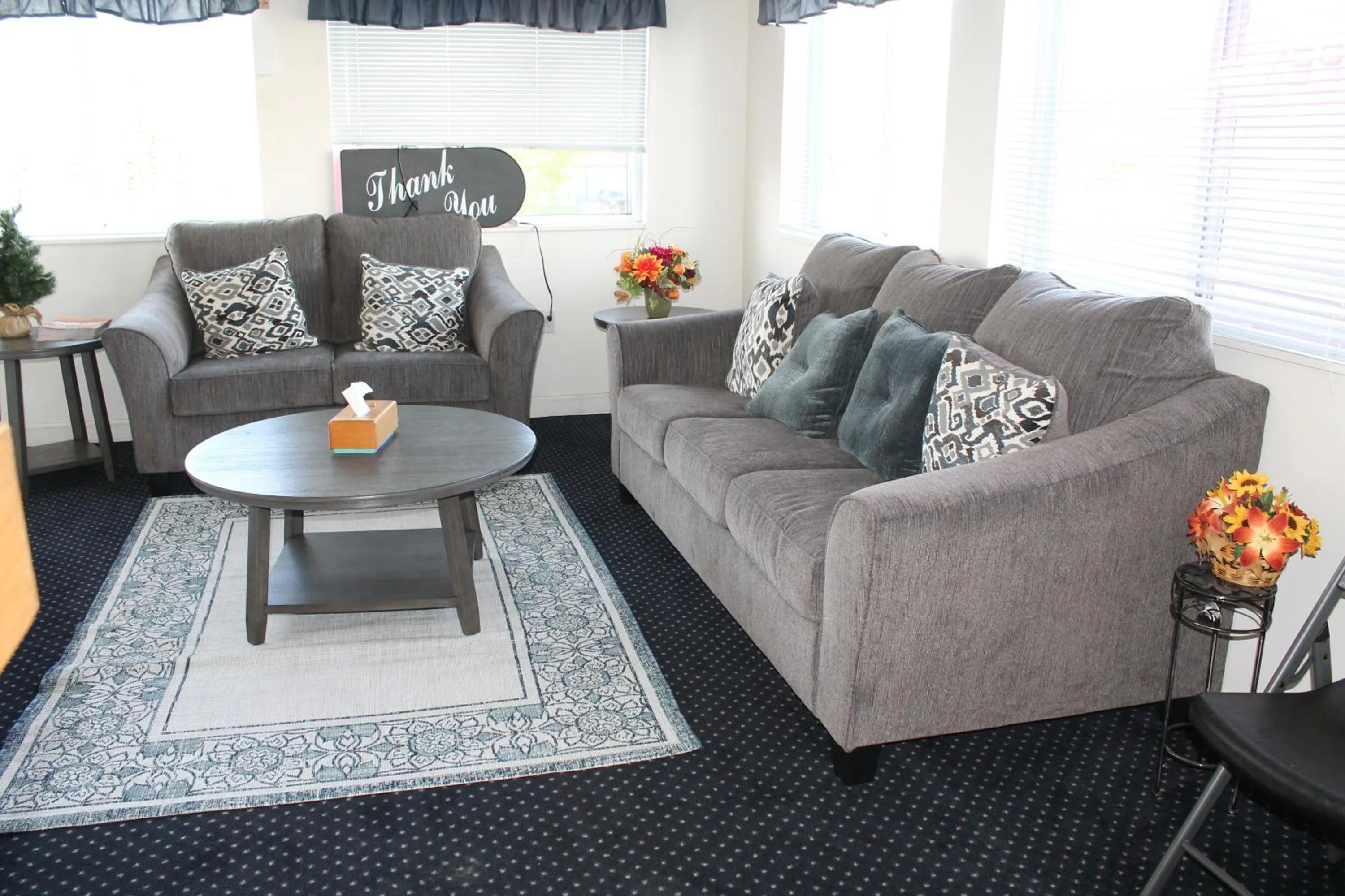 Lobby or reception in American Host Inn