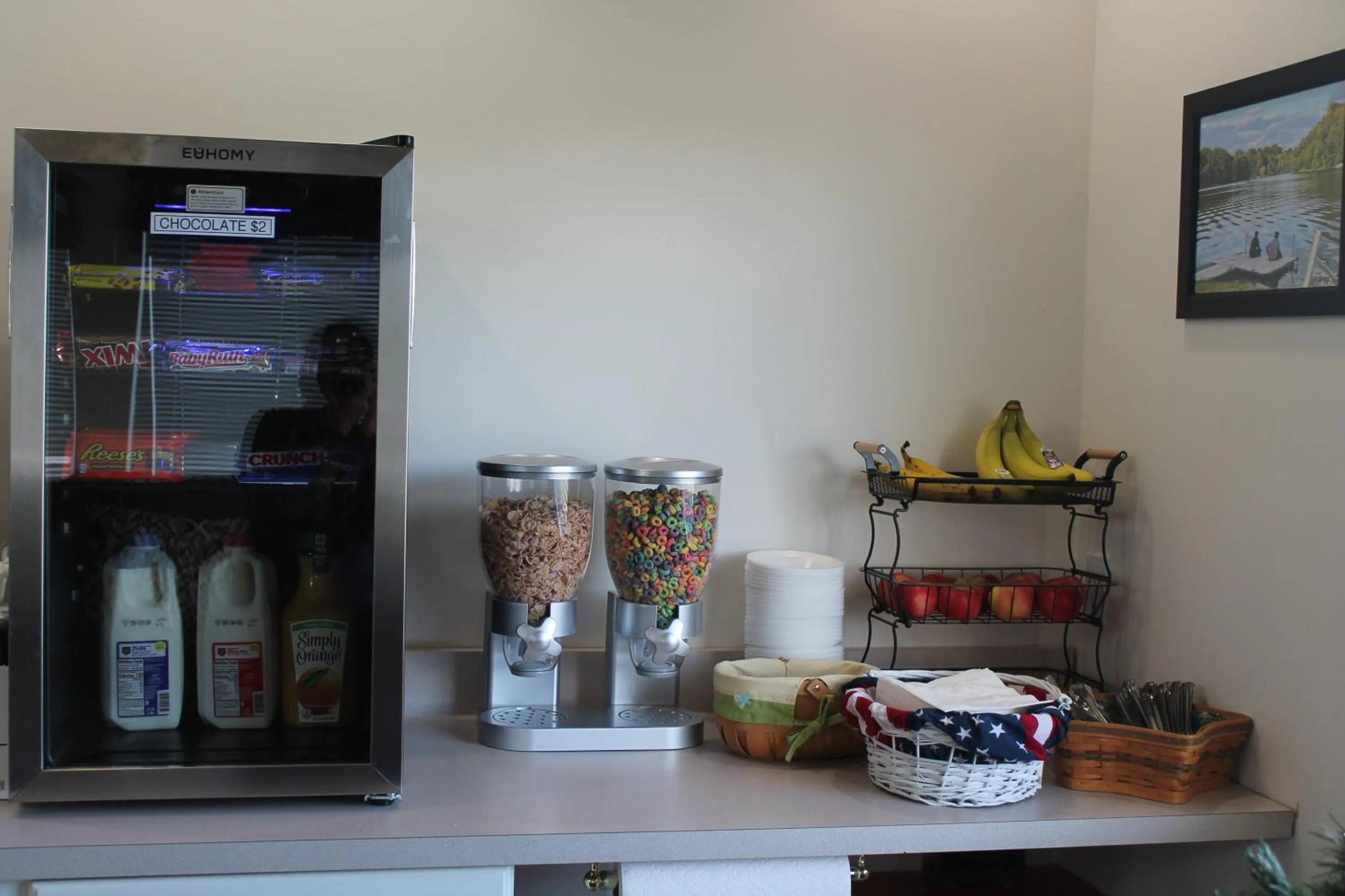 Breakfast in American Host Inn