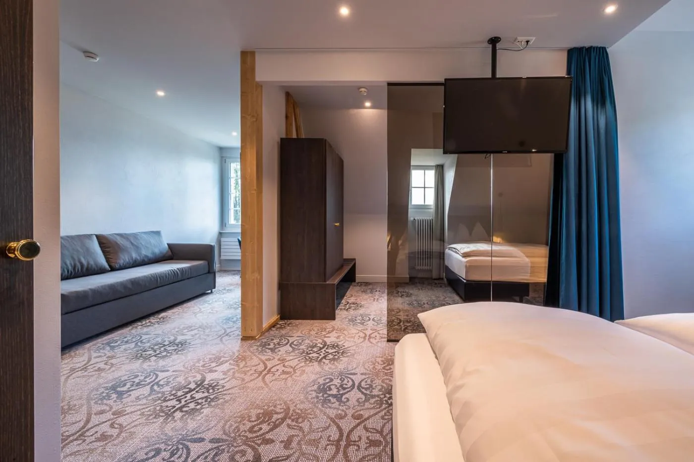 Photo of the whole room, Bed in Parkhotel Gunten – Beach & Spa