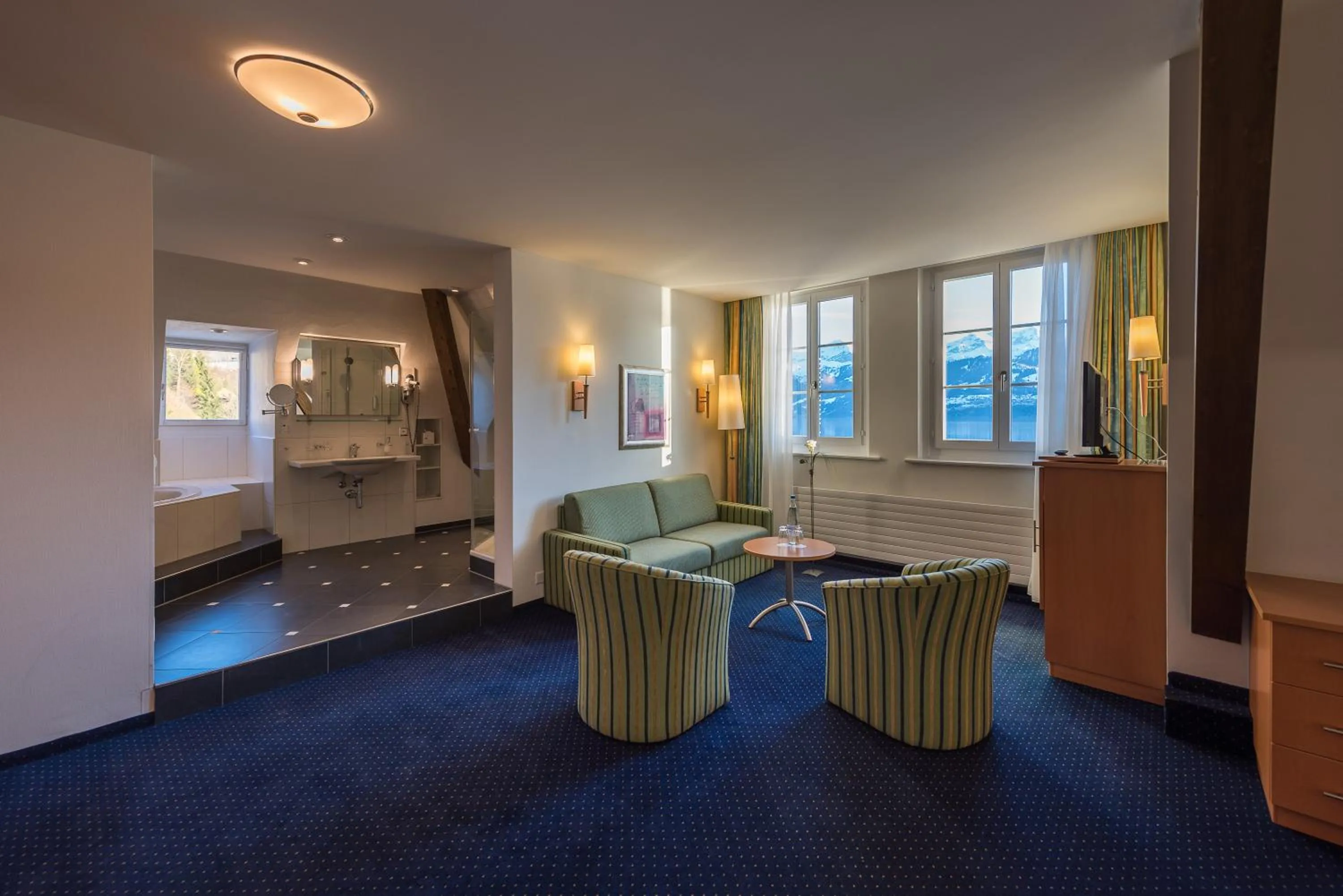 Photo of the whole room, Bed in Parkhotel Gunten – Beach & Spa