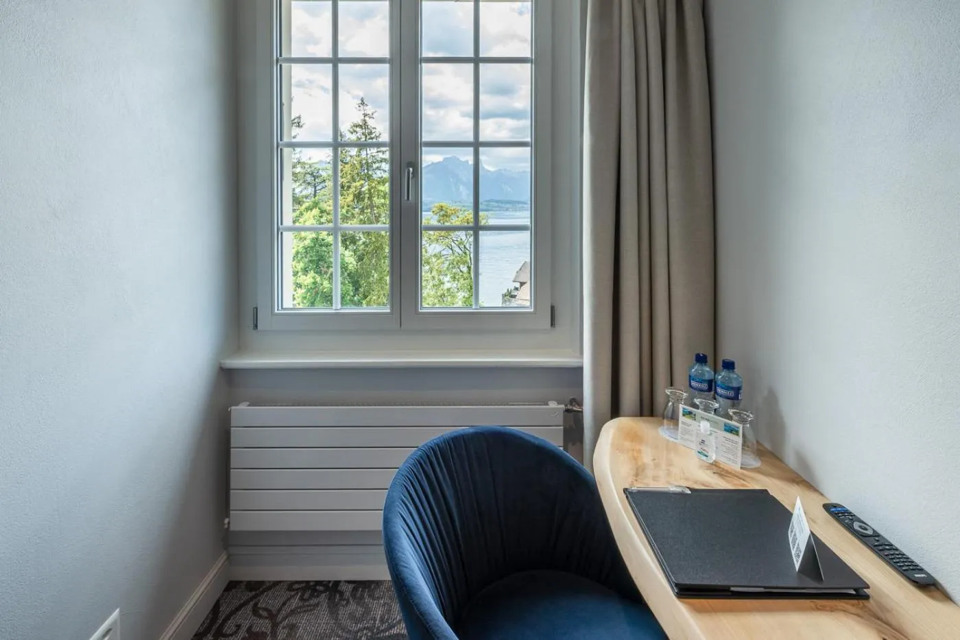 Seating area in Parkhotel Gunten – Beach & Spa