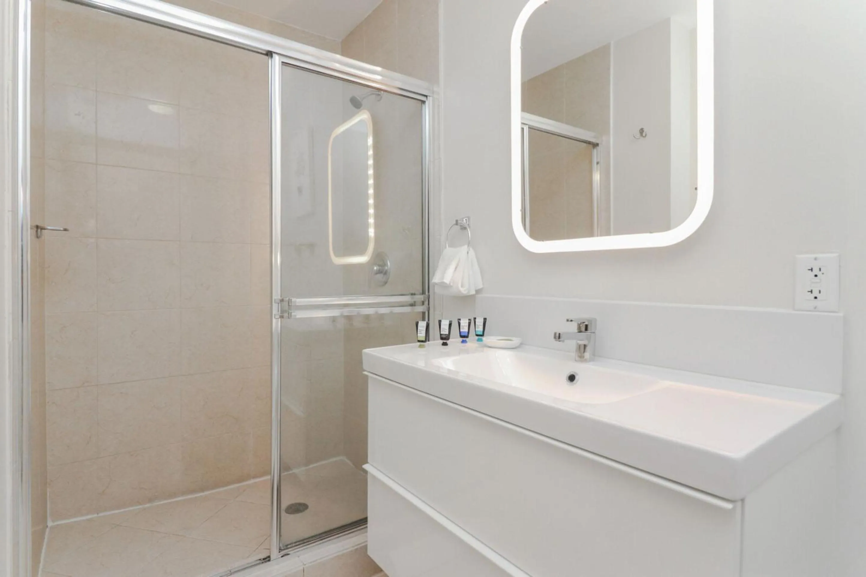 Roami at Habitat Brickell