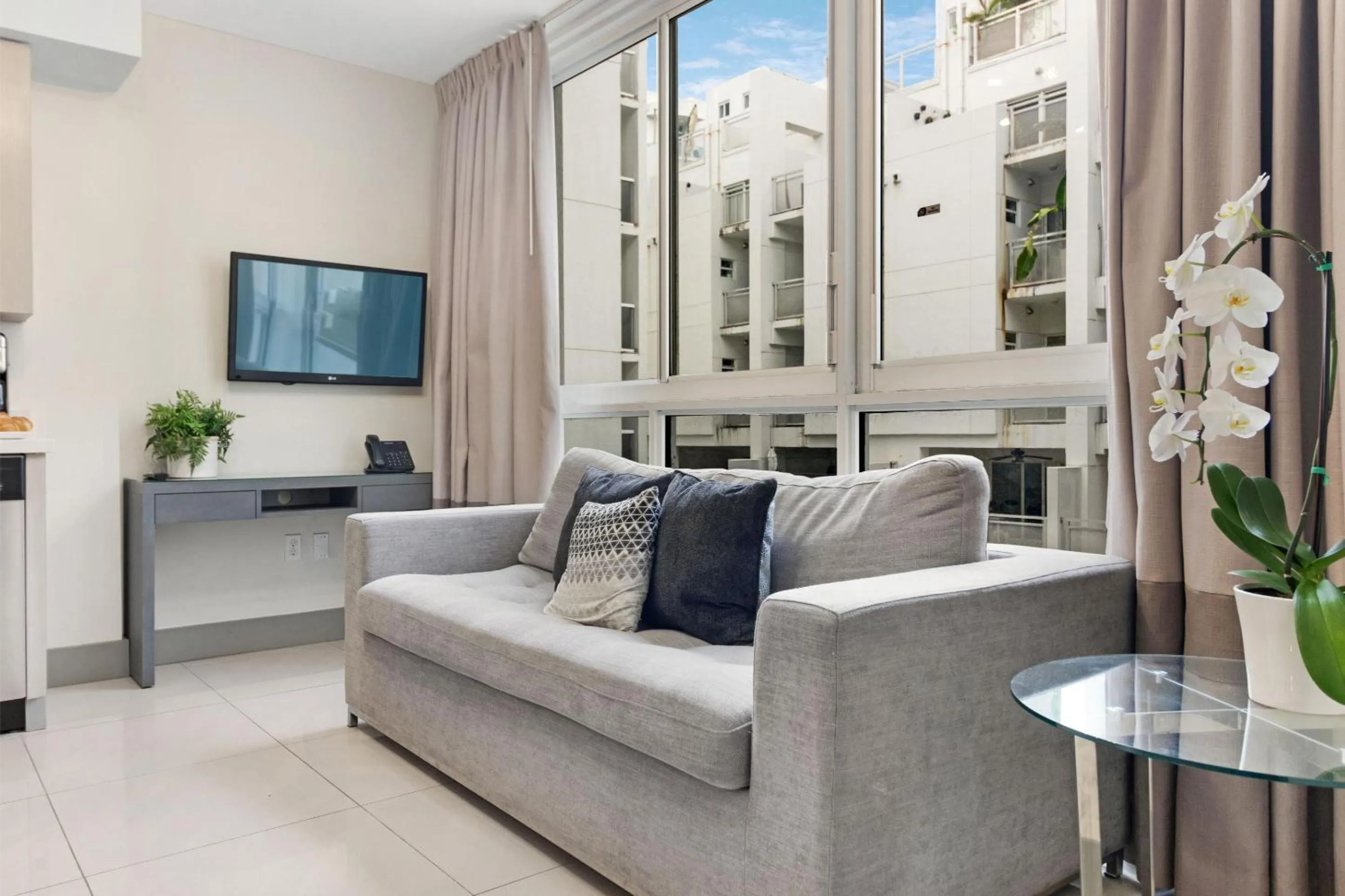 Roami at Habitat Brickell