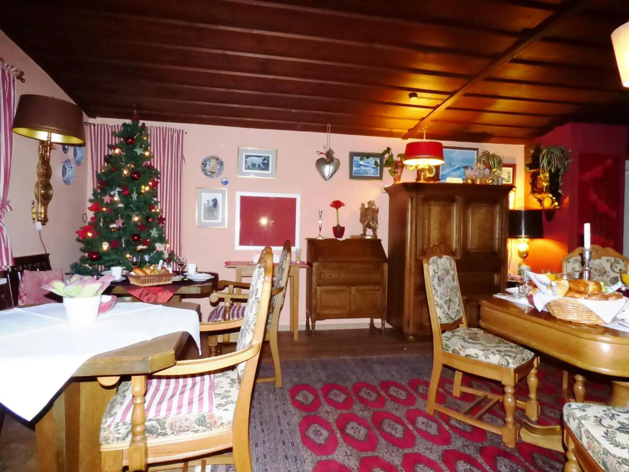 Food and drinks in Bäckeralm© - B&B 16 +