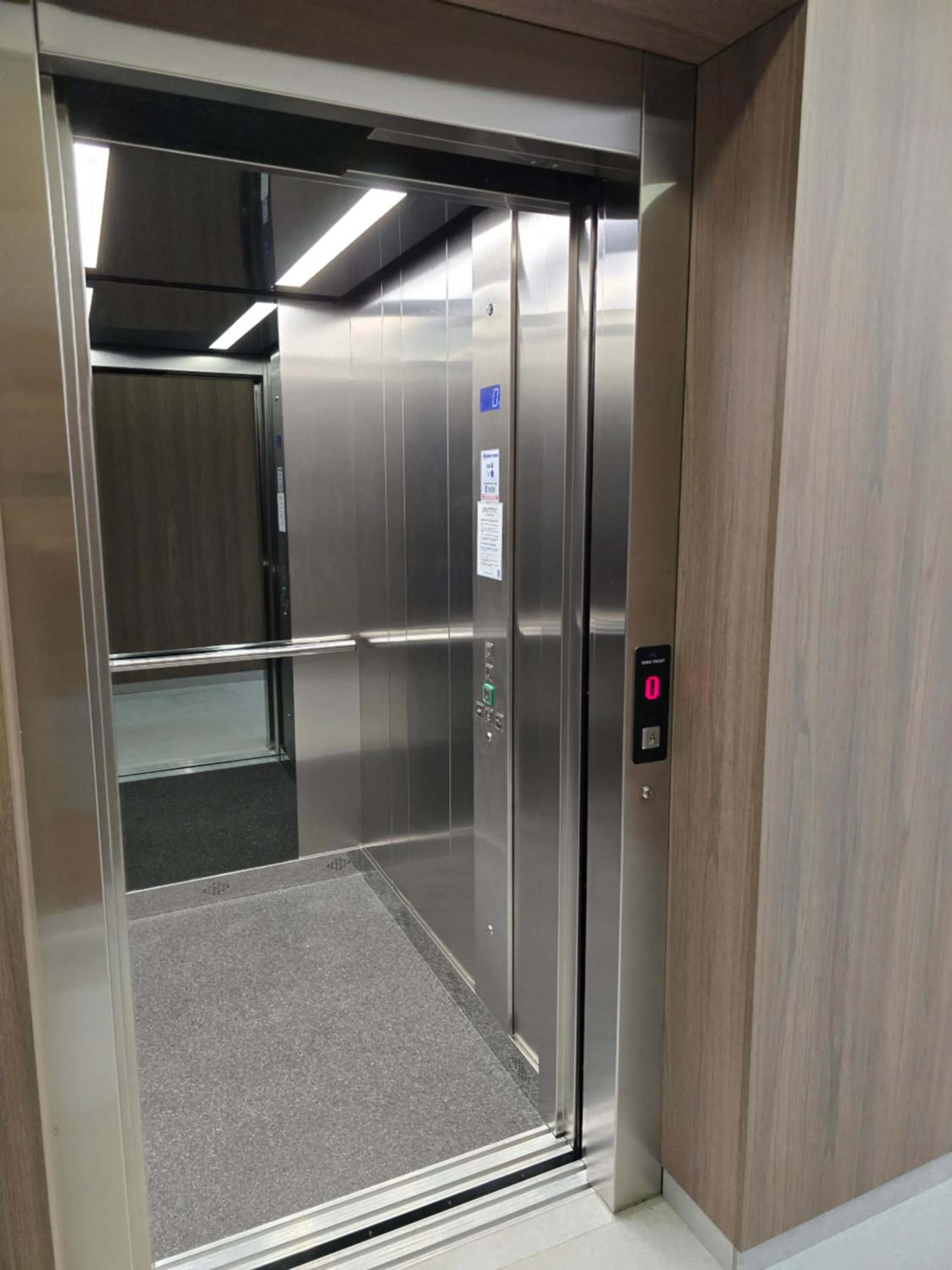 elevator in Hotel IN