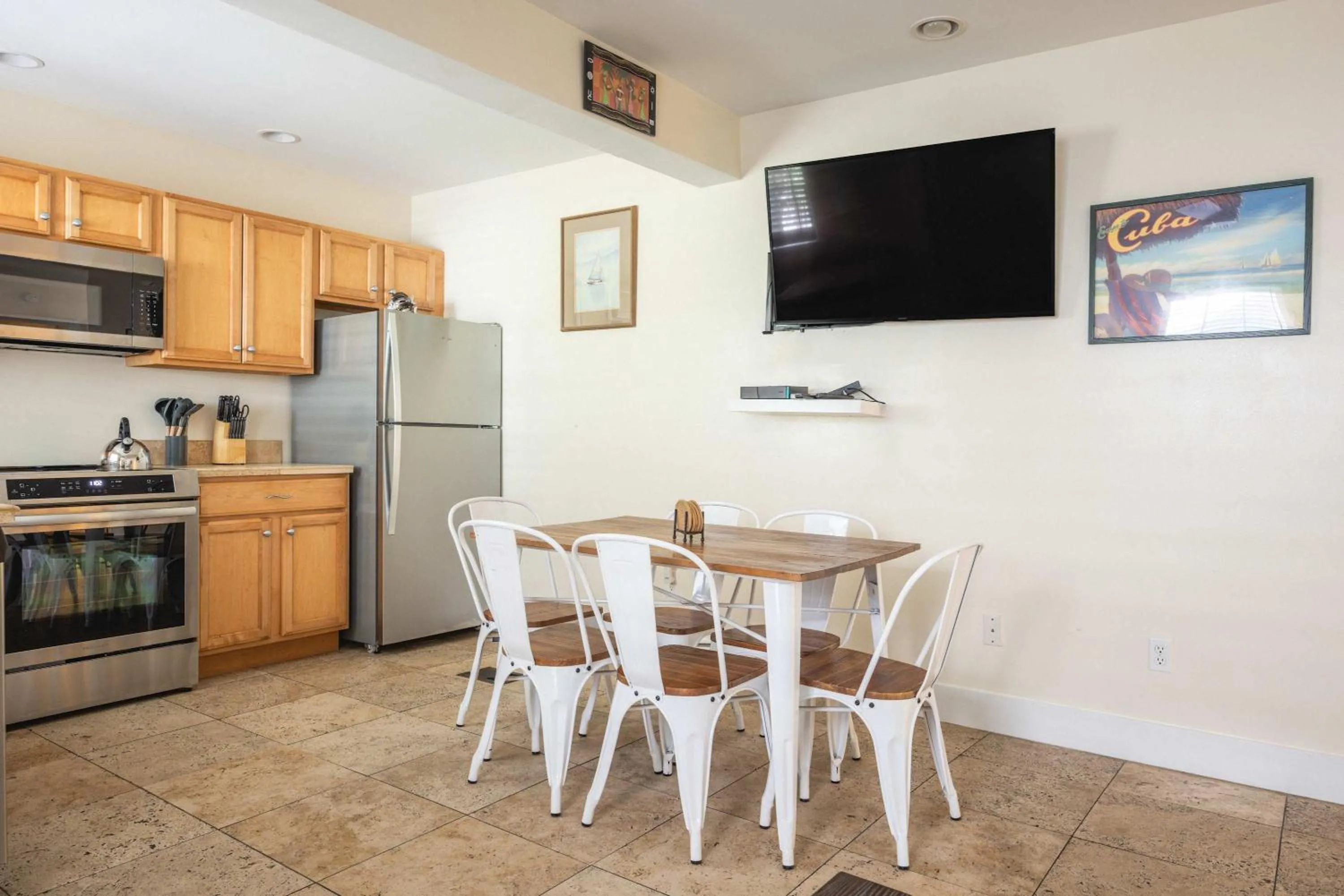 Sea Breeze -Great Location!