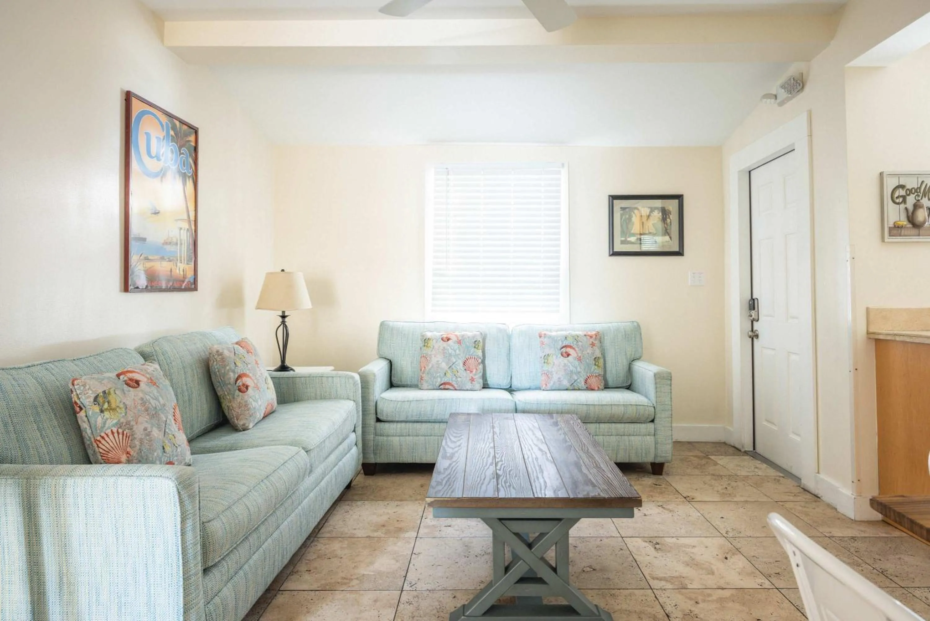 Sea Breeze -Great Location!