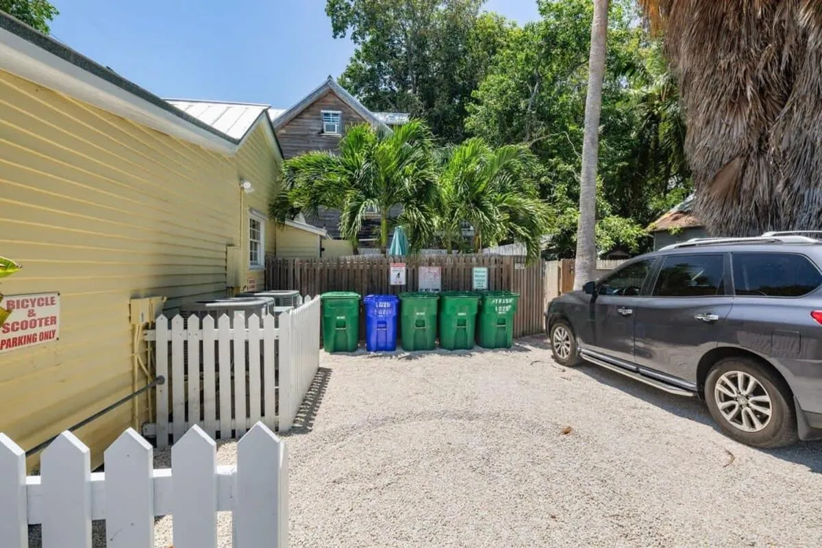 Sea Breeze -Great Location!