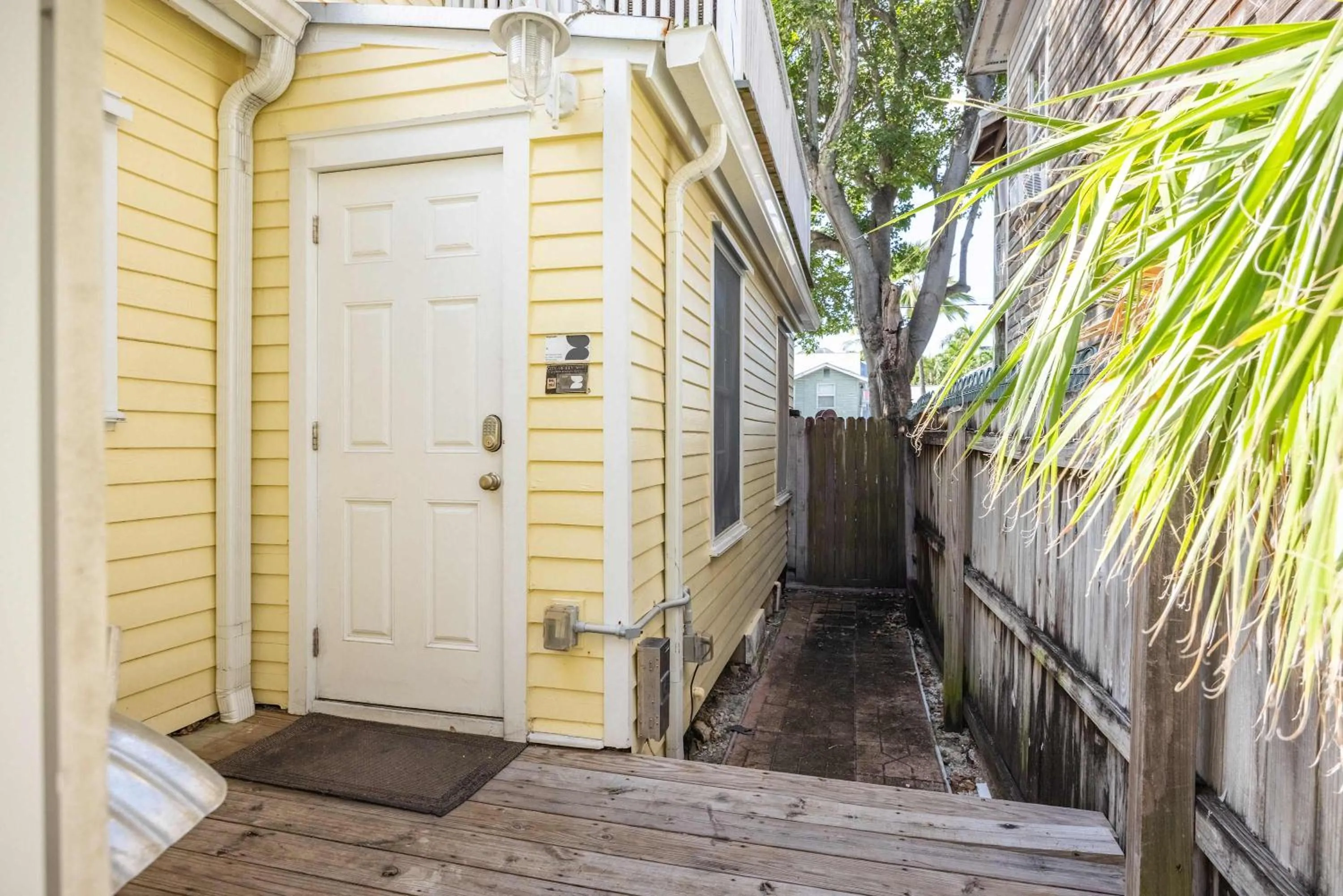 Sea Breeze -Great Location!