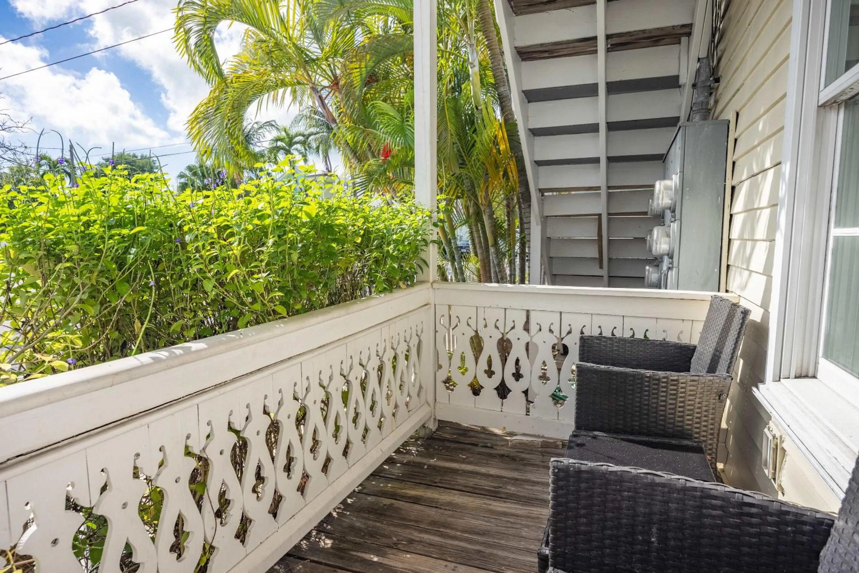 Sea Breeze -Great Location!