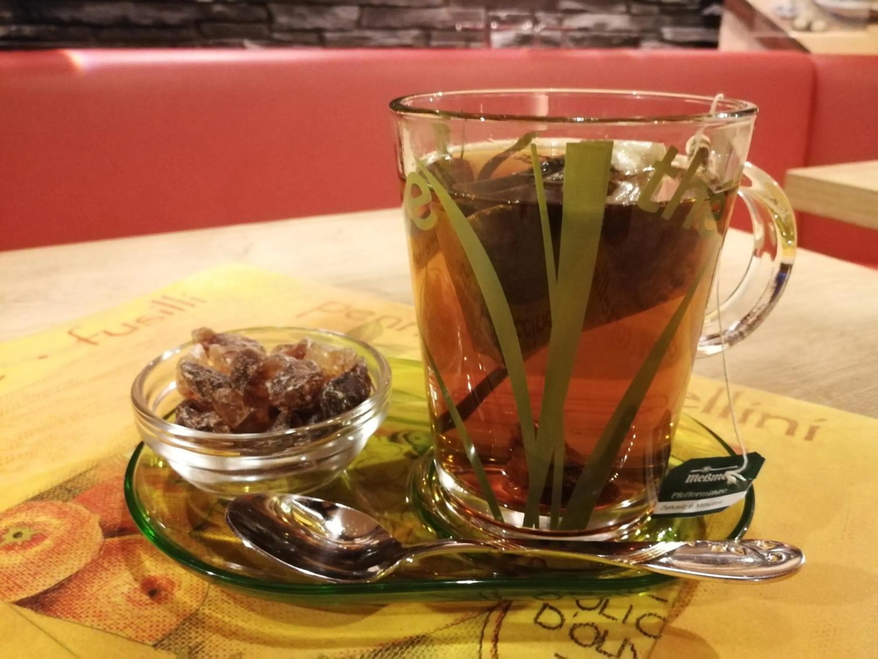 Food and drinks in AKZENT Land-Hotel Zum Schwan, Garni WEILERSWIST-METTERNICH, 3 E-LADESTATIONEN, Nähe PHANTASIALAND, PALMENPARADIES Euskirchen