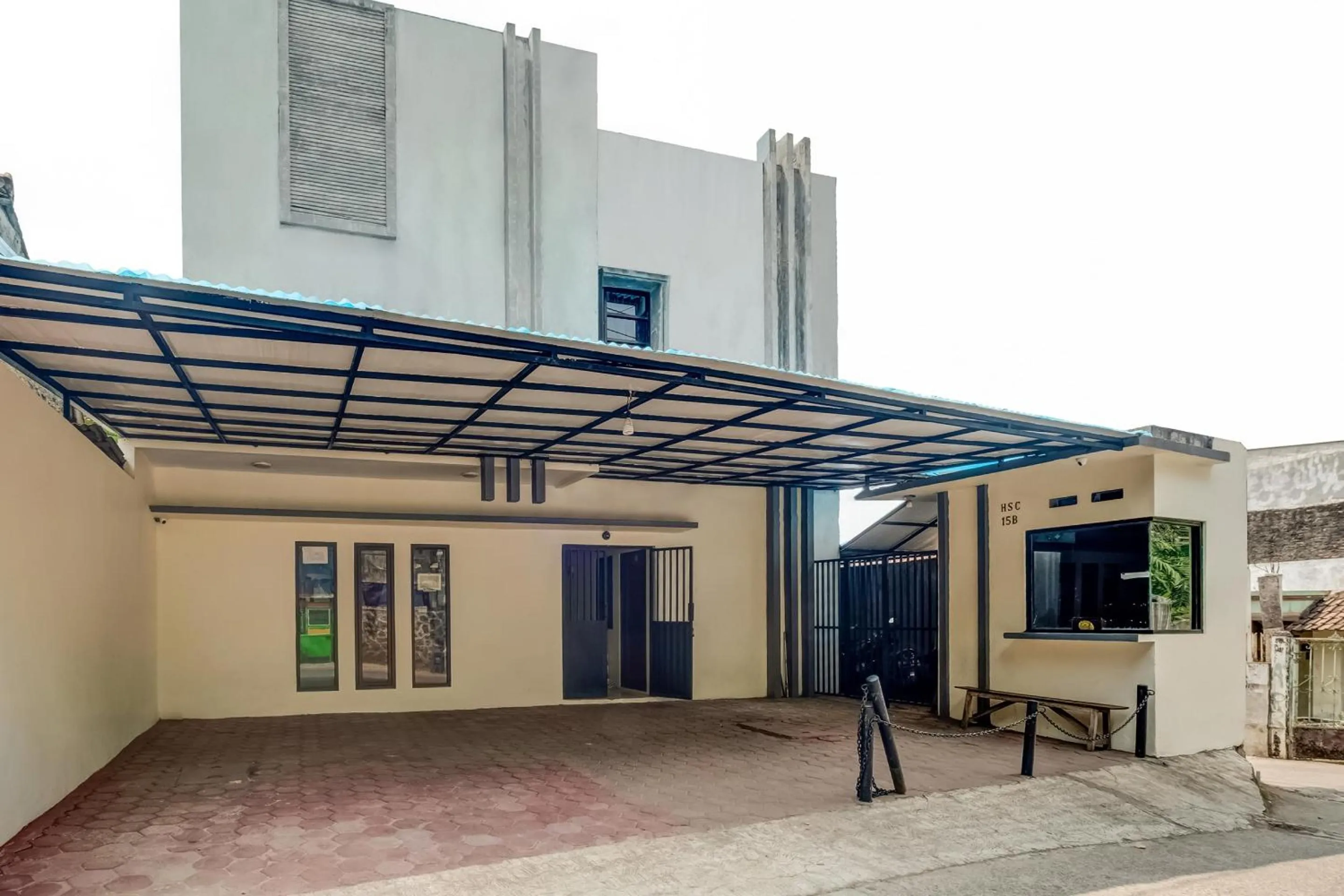 Facade/entrance in Hotel O Graha Hsc Syariah