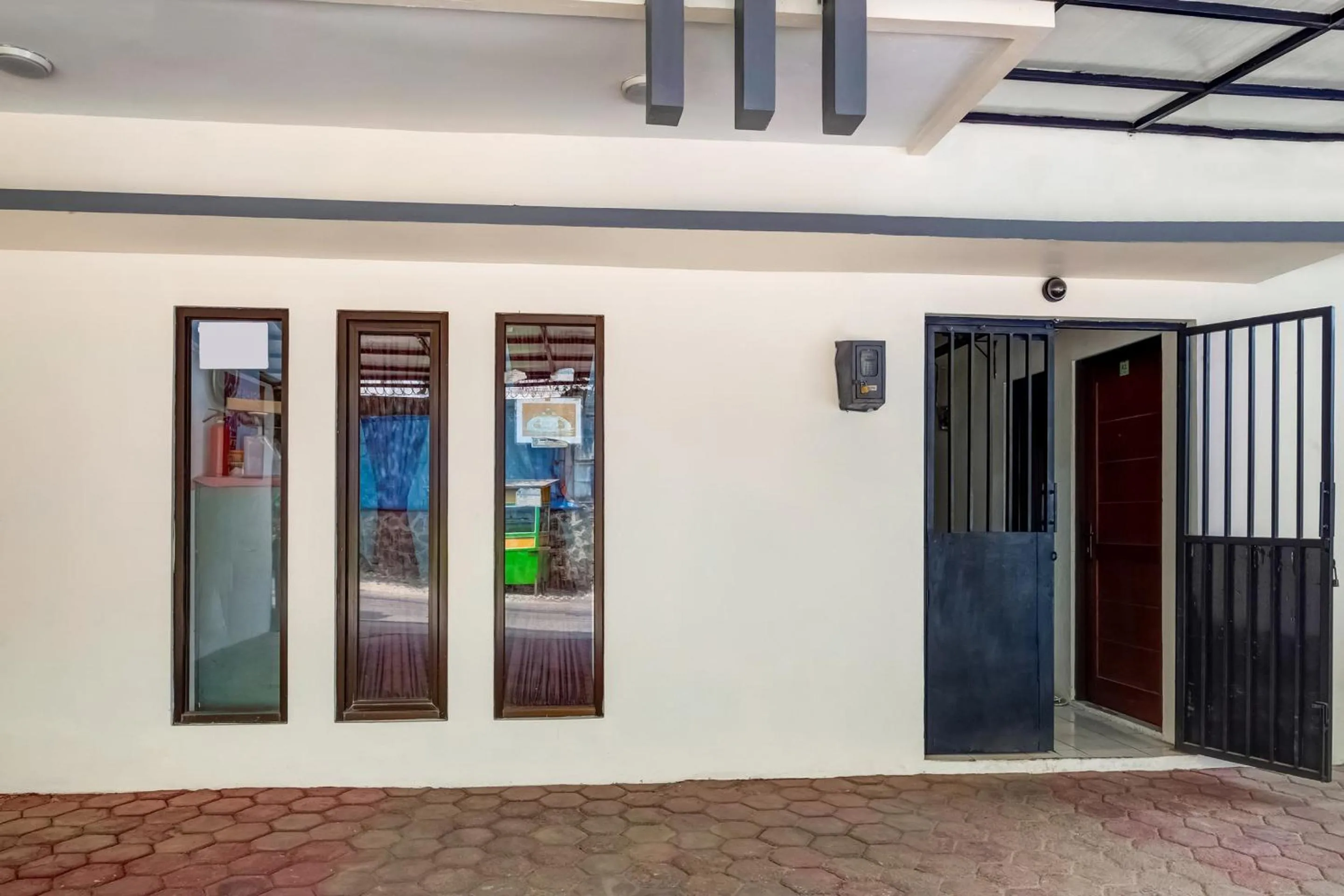 Facade/entrance in Hotel O Graha Hsc Syariah