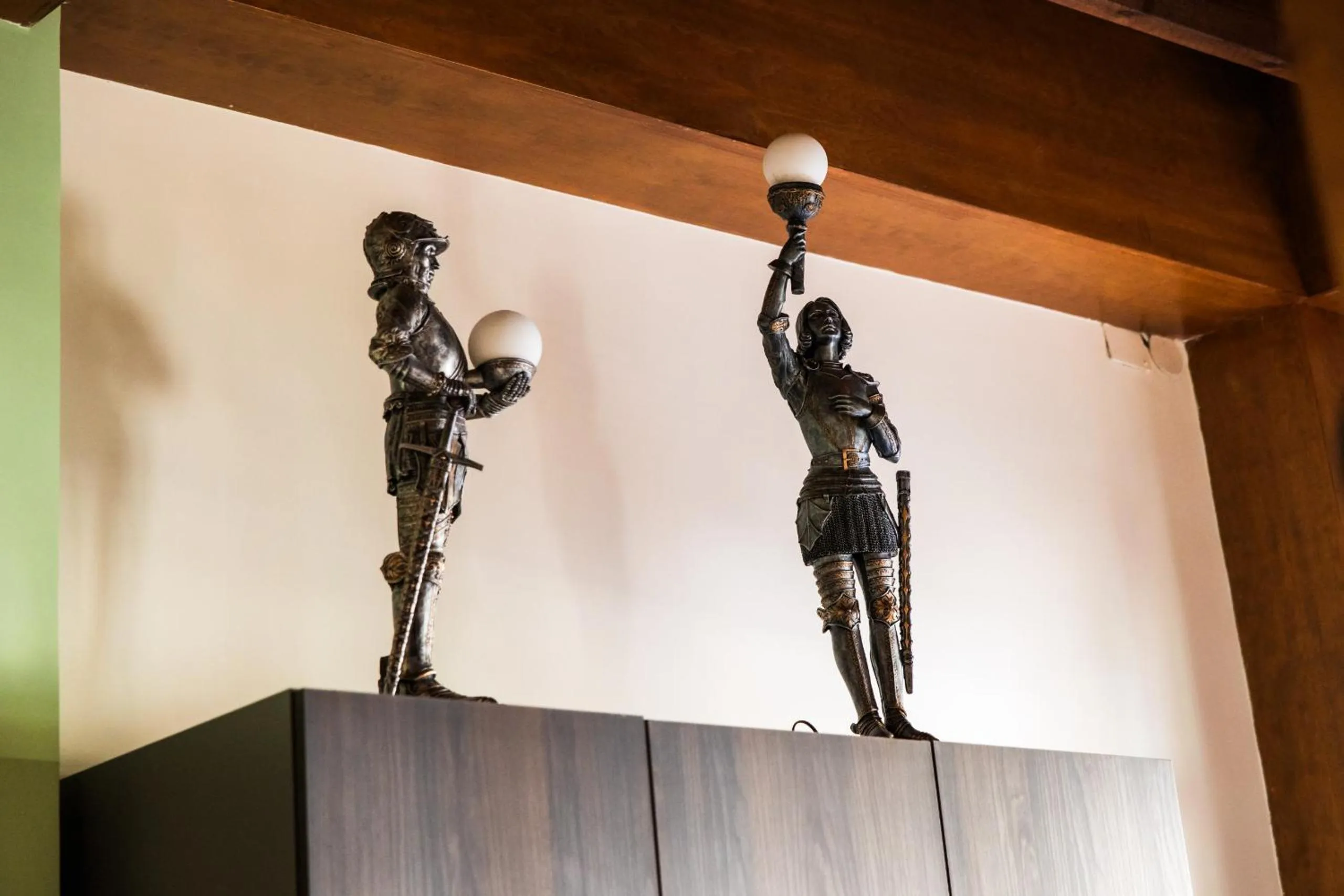 Decorative detail in Apartamentos Reyes Católicos