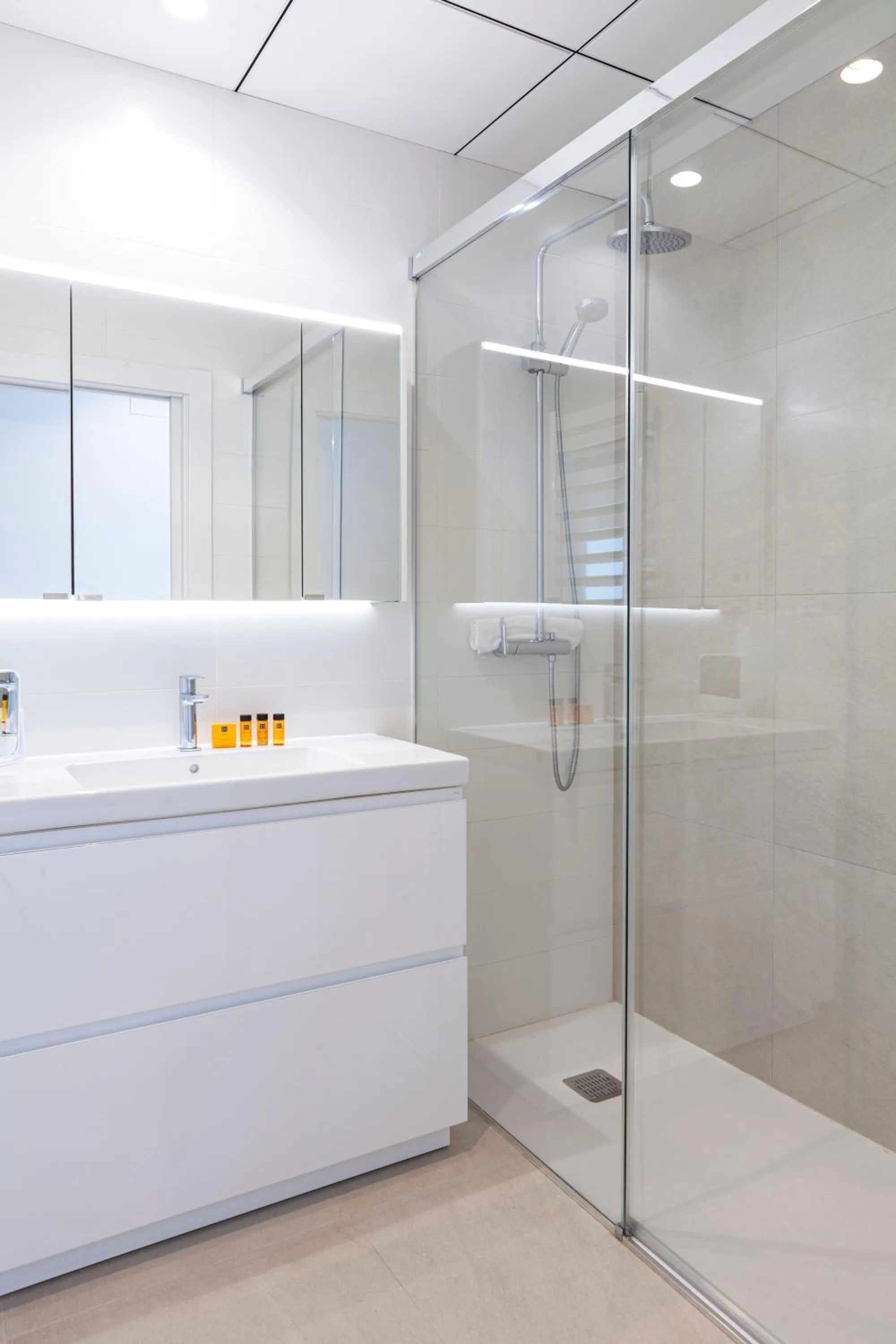Shower in Blue Line Apartment Hotel - Be Line Group