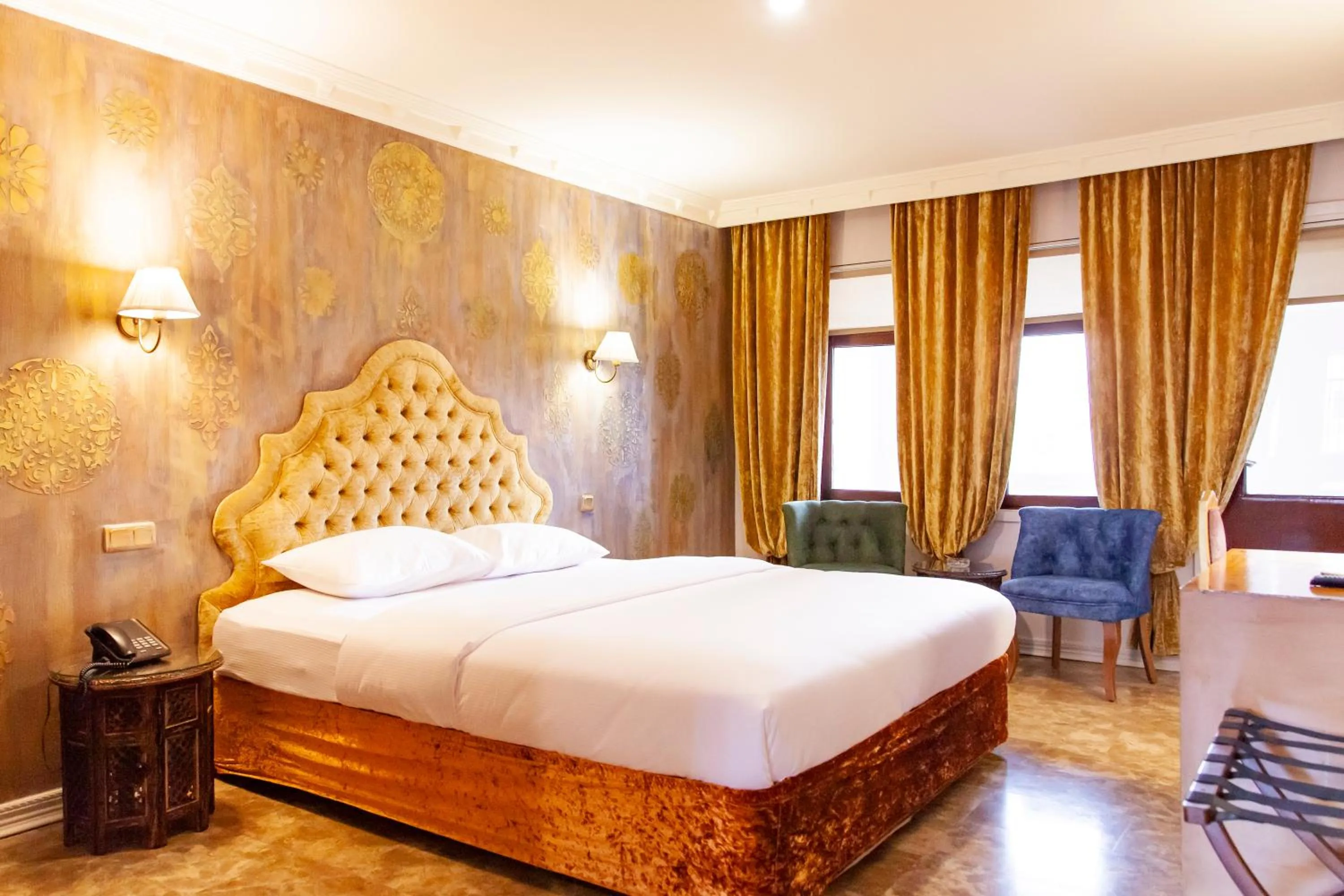Bed in ÂLÂ HAN BOUTIQUE HOTEL
