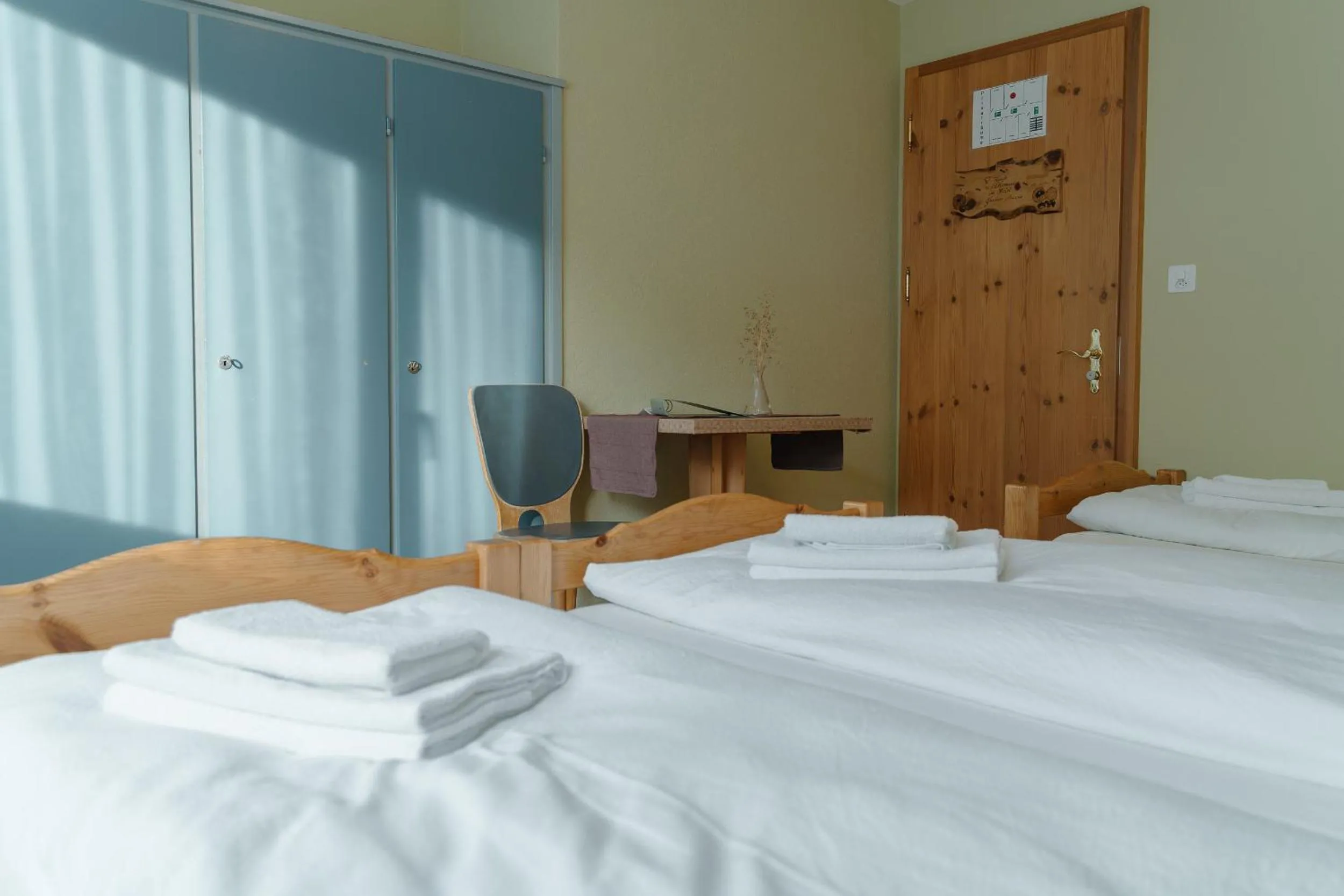 Bed in Hotel Guidon Zimmer