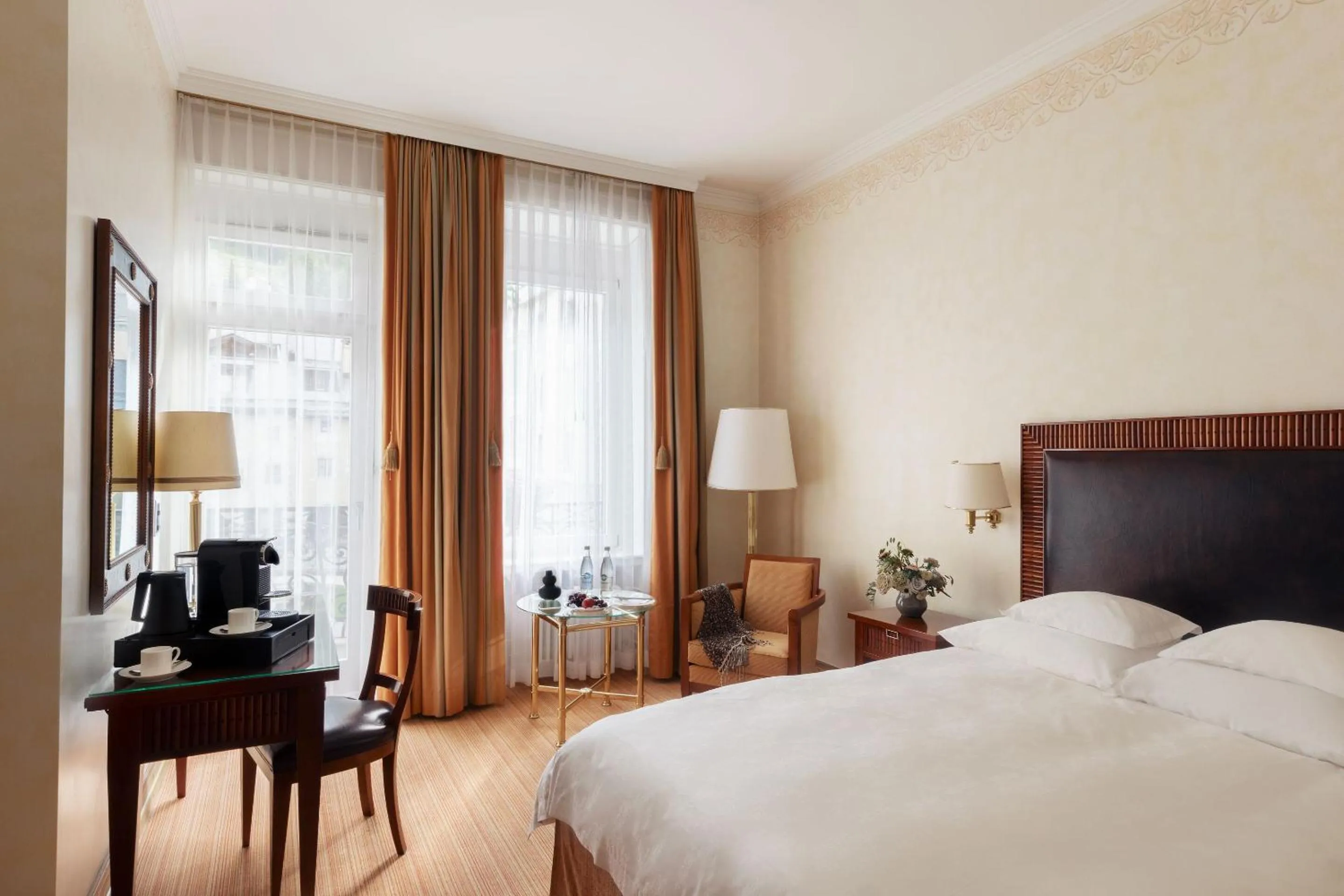 Bedroom, Bed in Grand Hotel Kronenhof