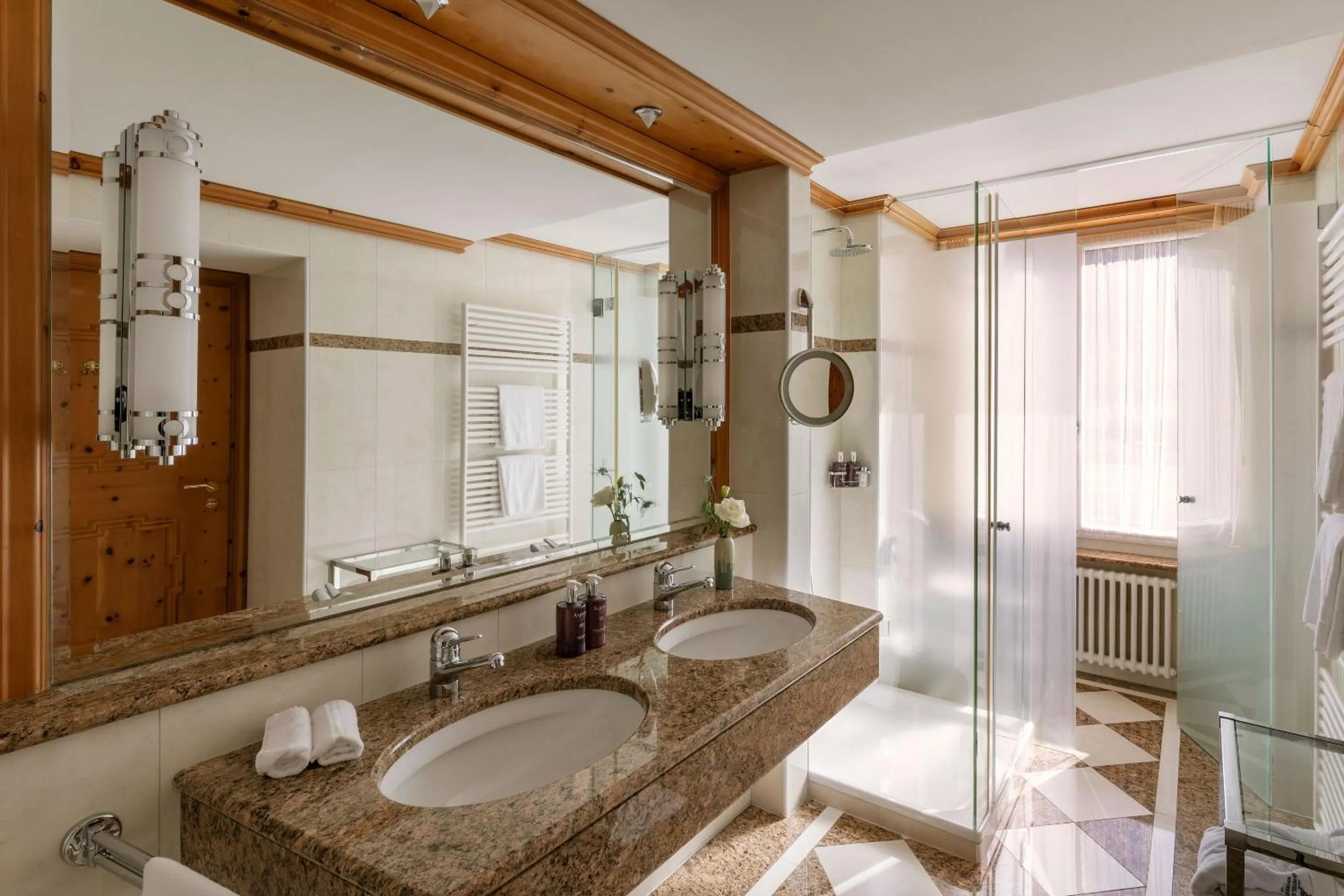 Shower in Grand Hotel Kronenhof