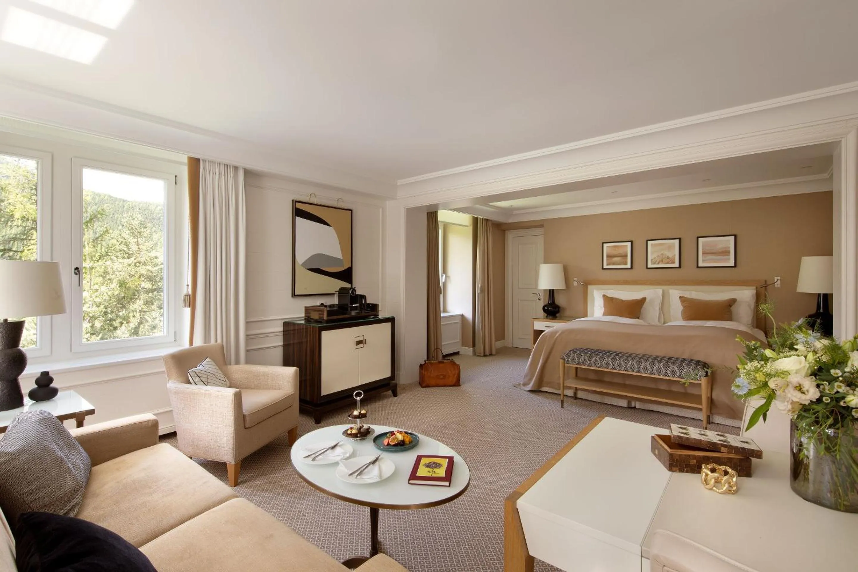 View (from property/room), Bed in Grand Hotel Kronenhof