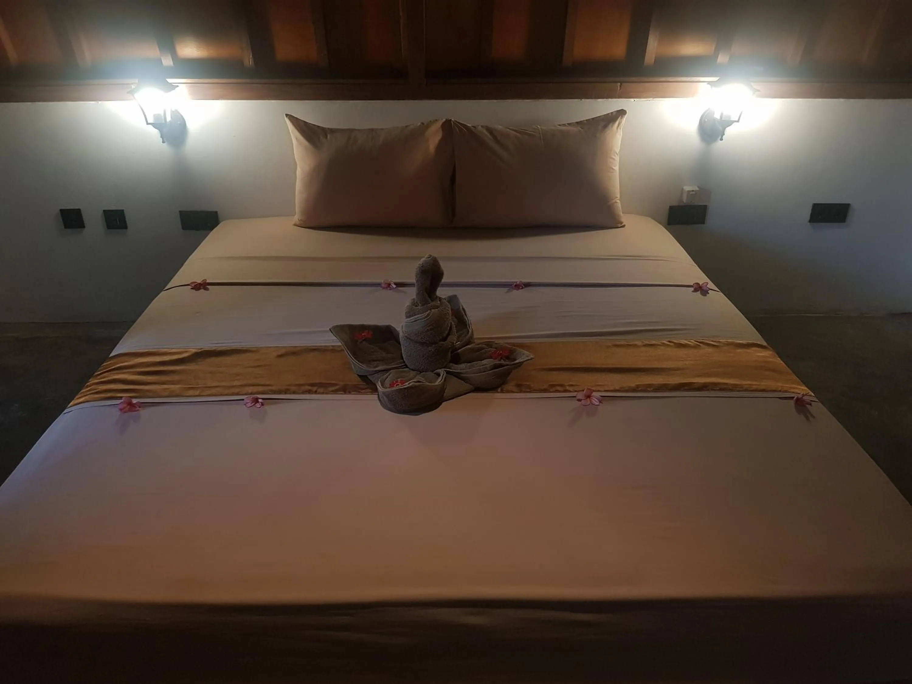 Bedroom in Tropical Sunday Bungalow - Surf And Stay