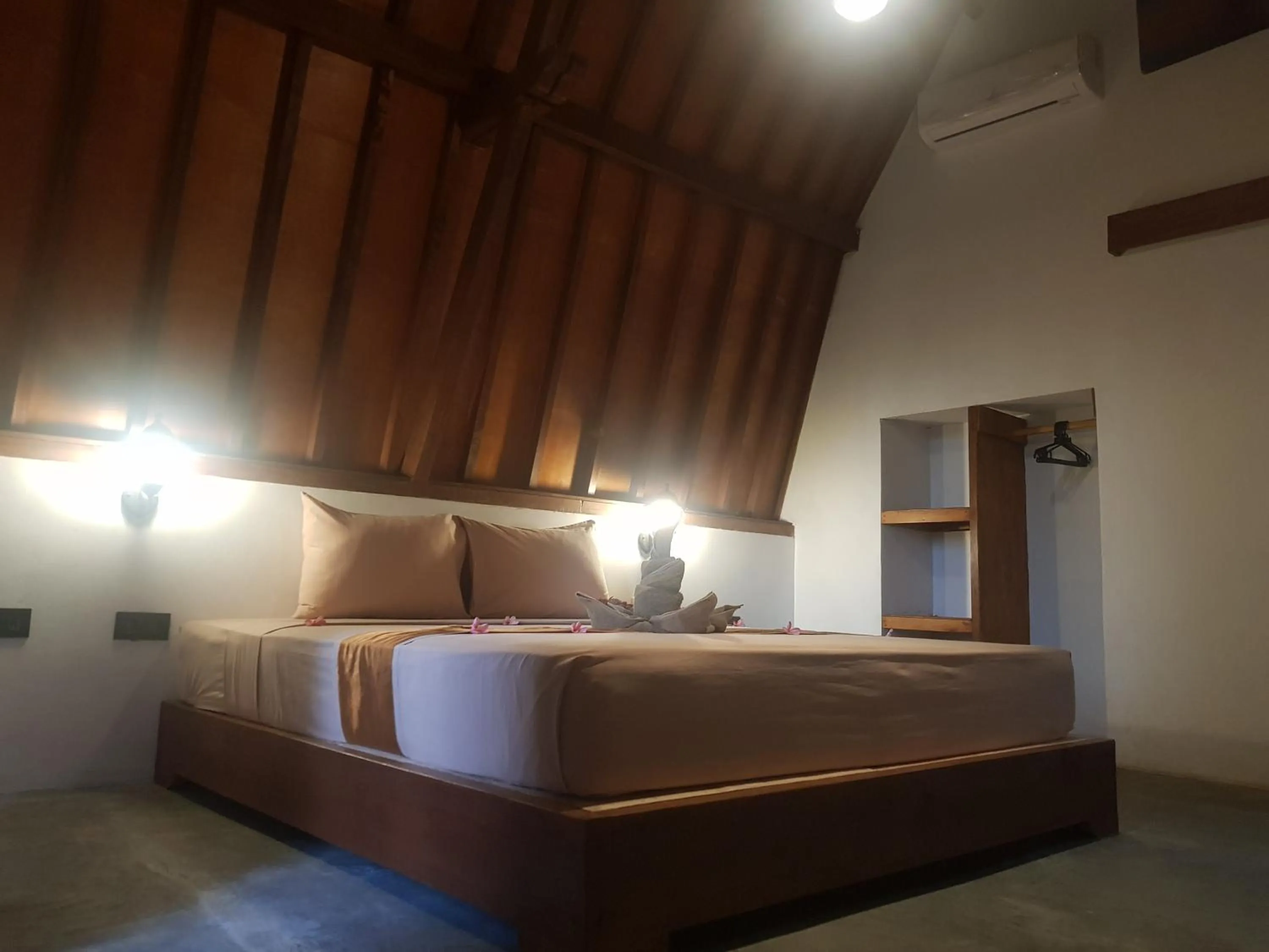 Bedroom in Tropical Sunday Bungalow - Surf And Stay