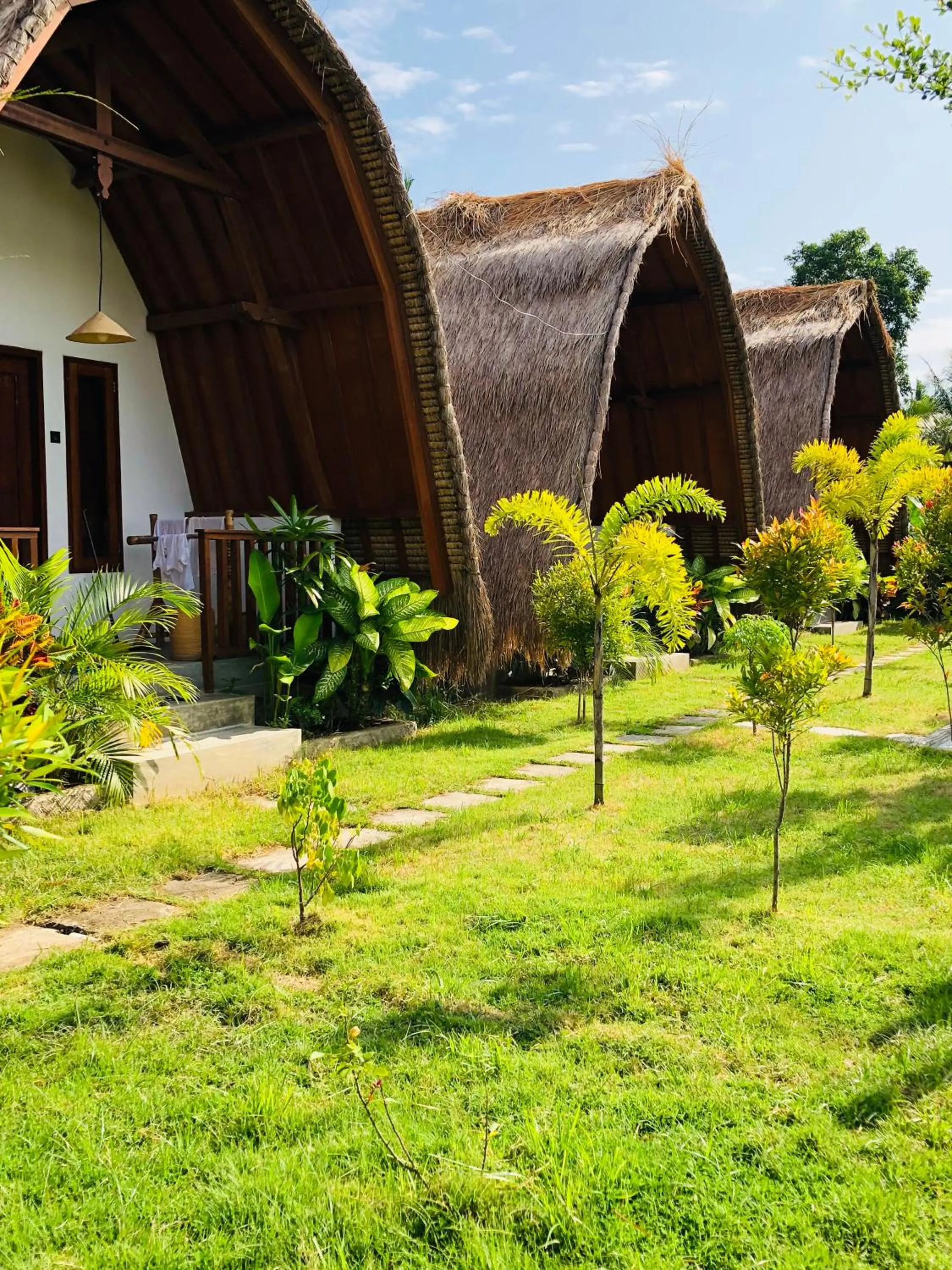 Property building in Tropical Sunday Bungalow - Surf And Stay