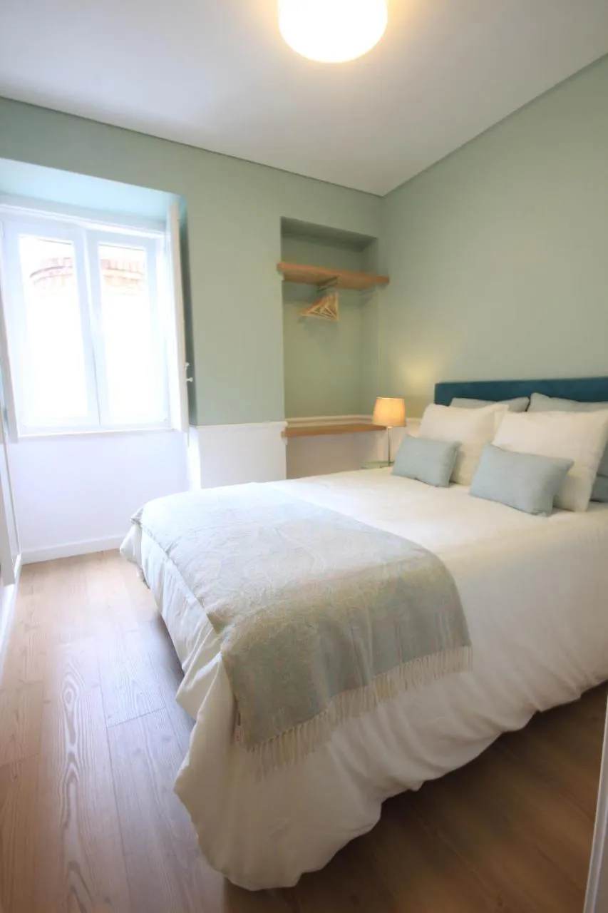 Bedroom, Bed in Minty Fresh Apartment
