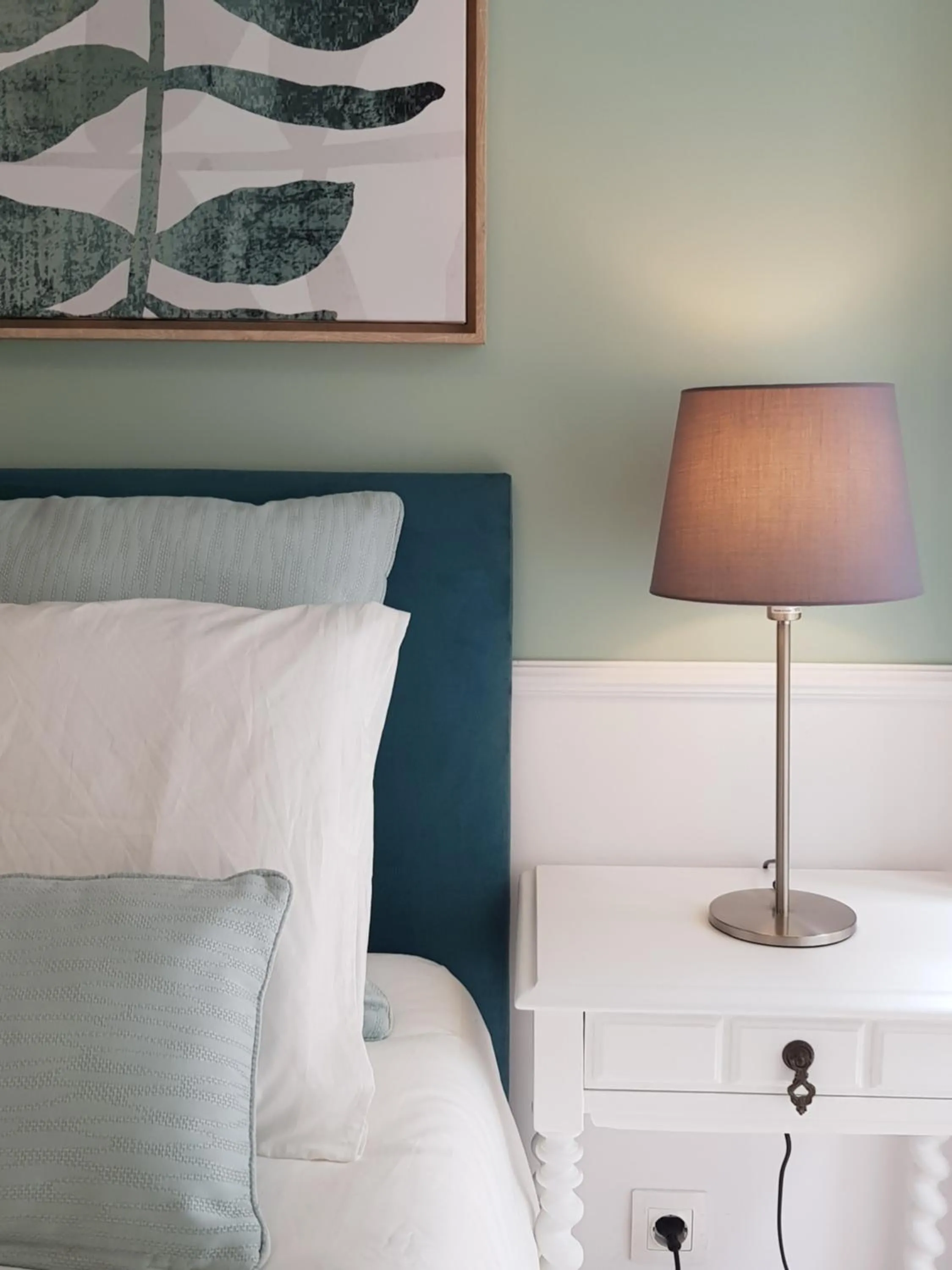 Bedroom, Bed in Minty Fresh Apartment