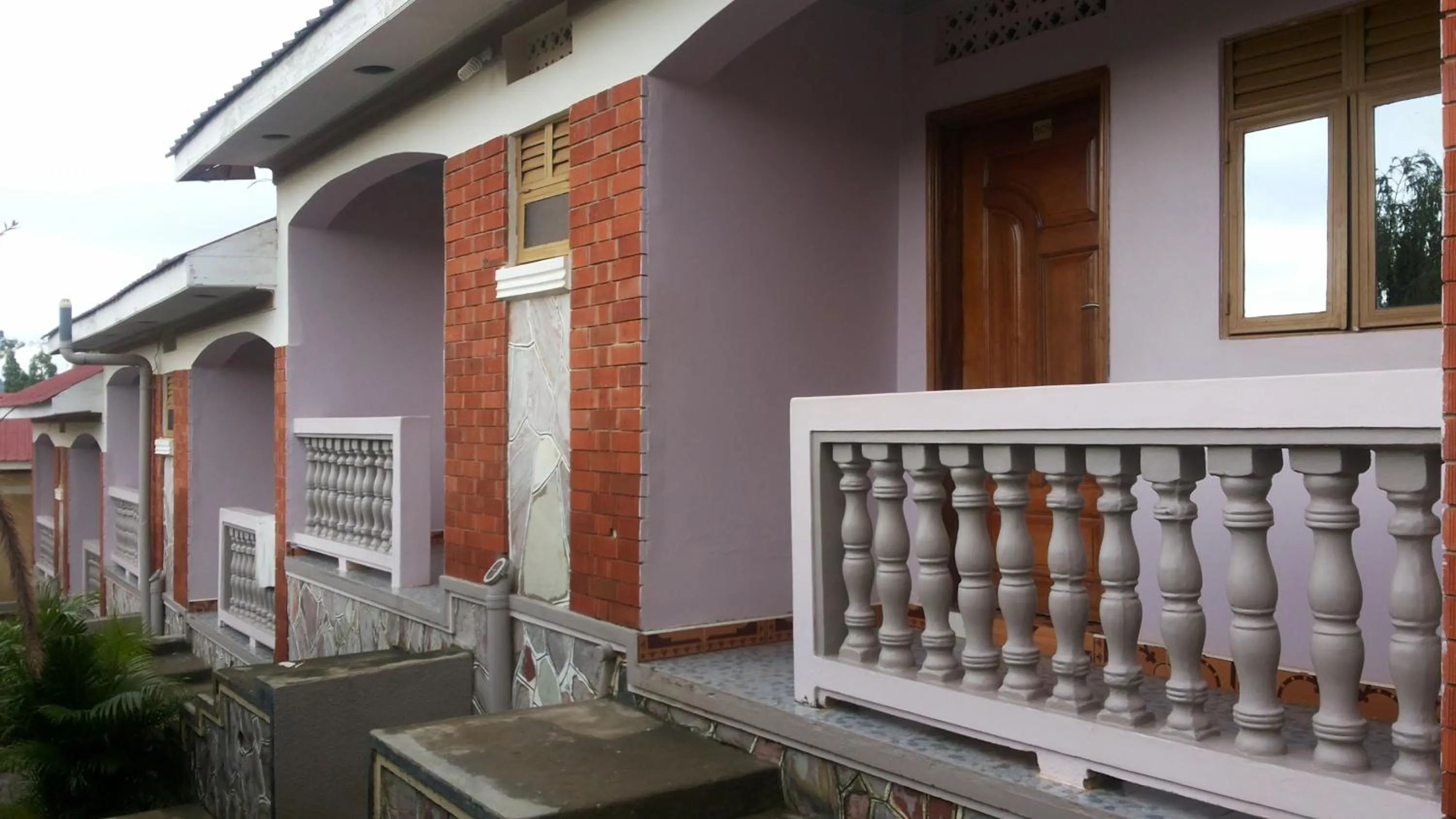 Property building in Rock Shadow Hotel