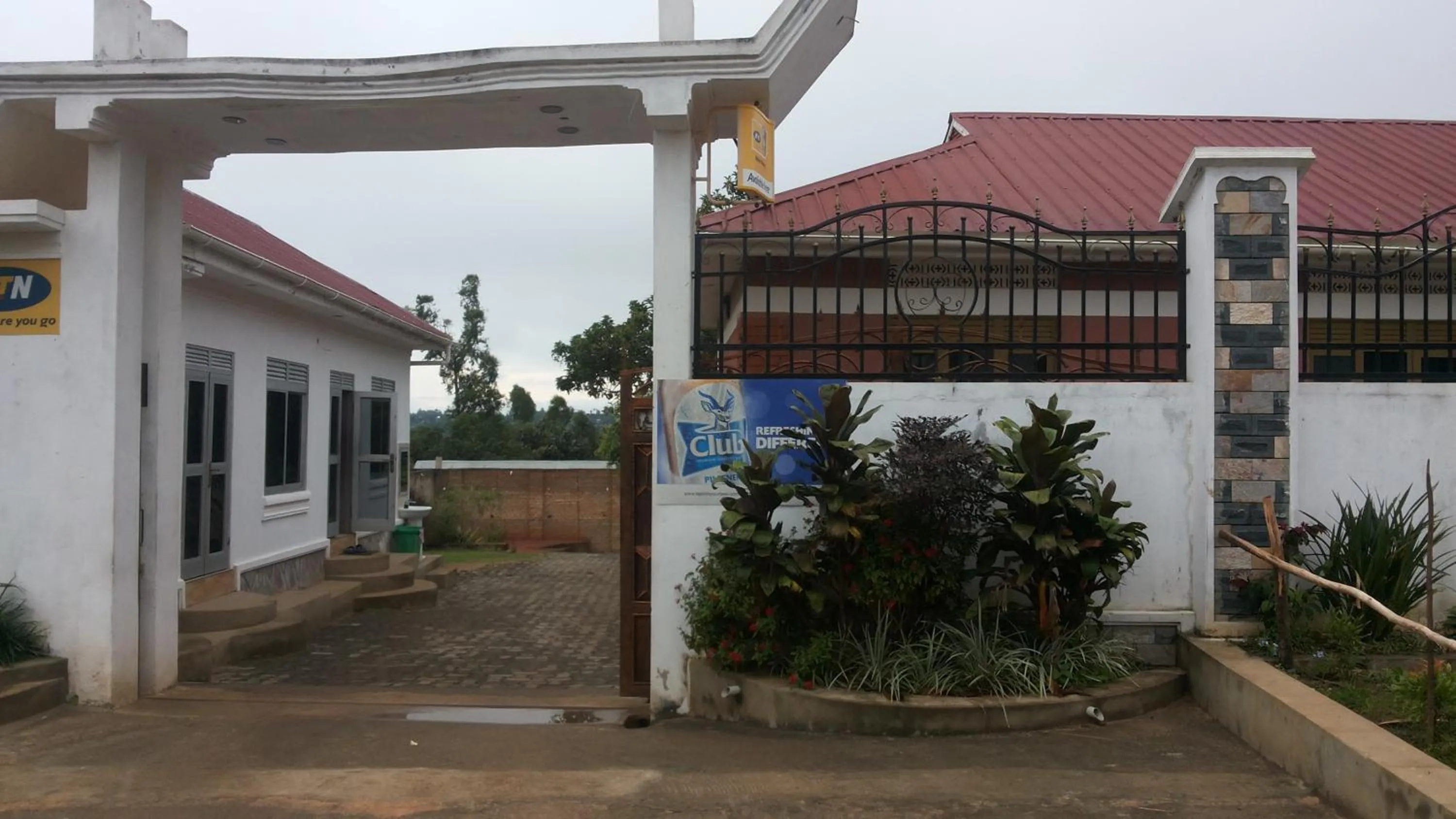 Facade/entrance in Rock Shadow Hotel