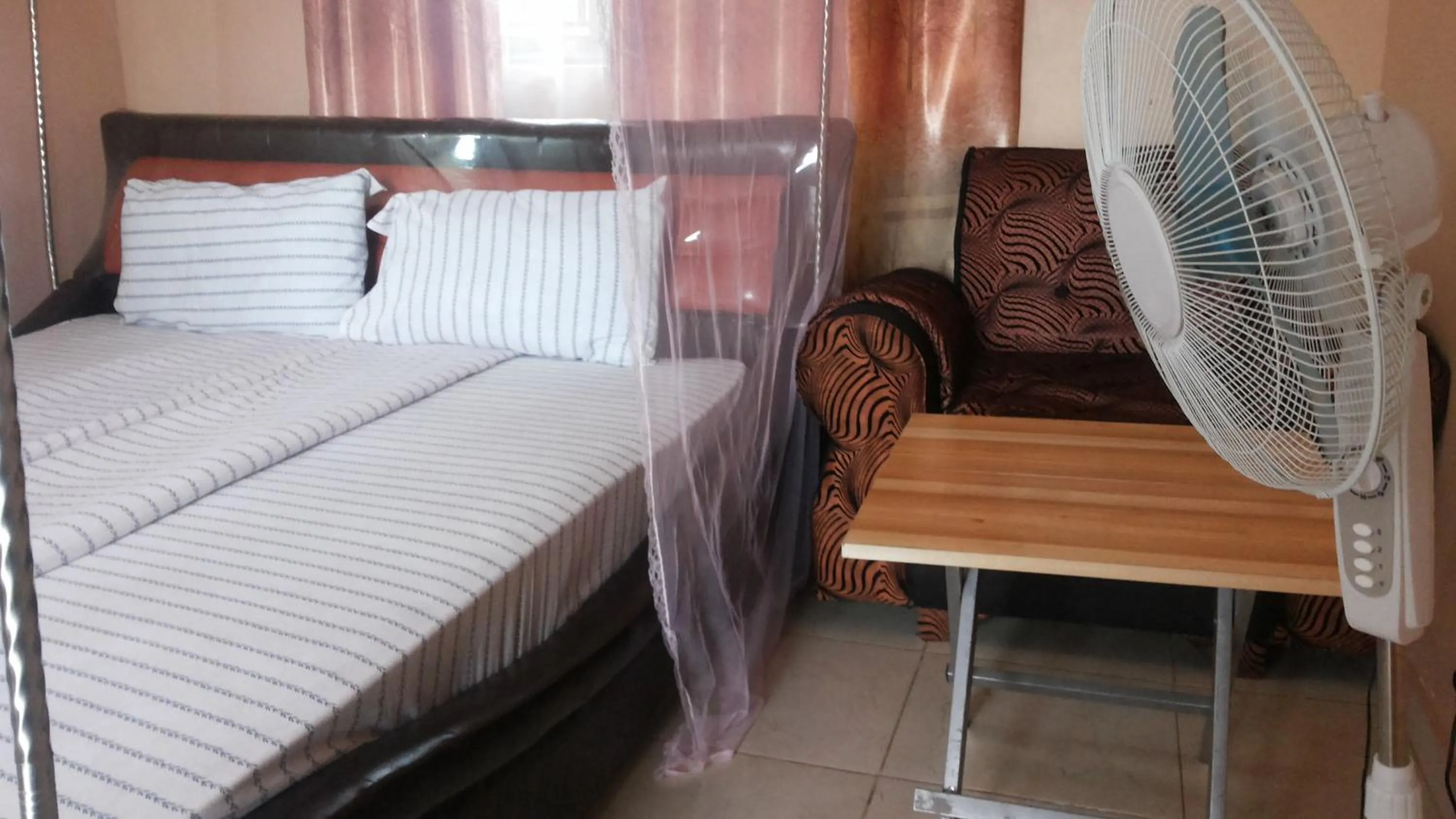 Bedroom, Bed in Rock Shadow Hotel