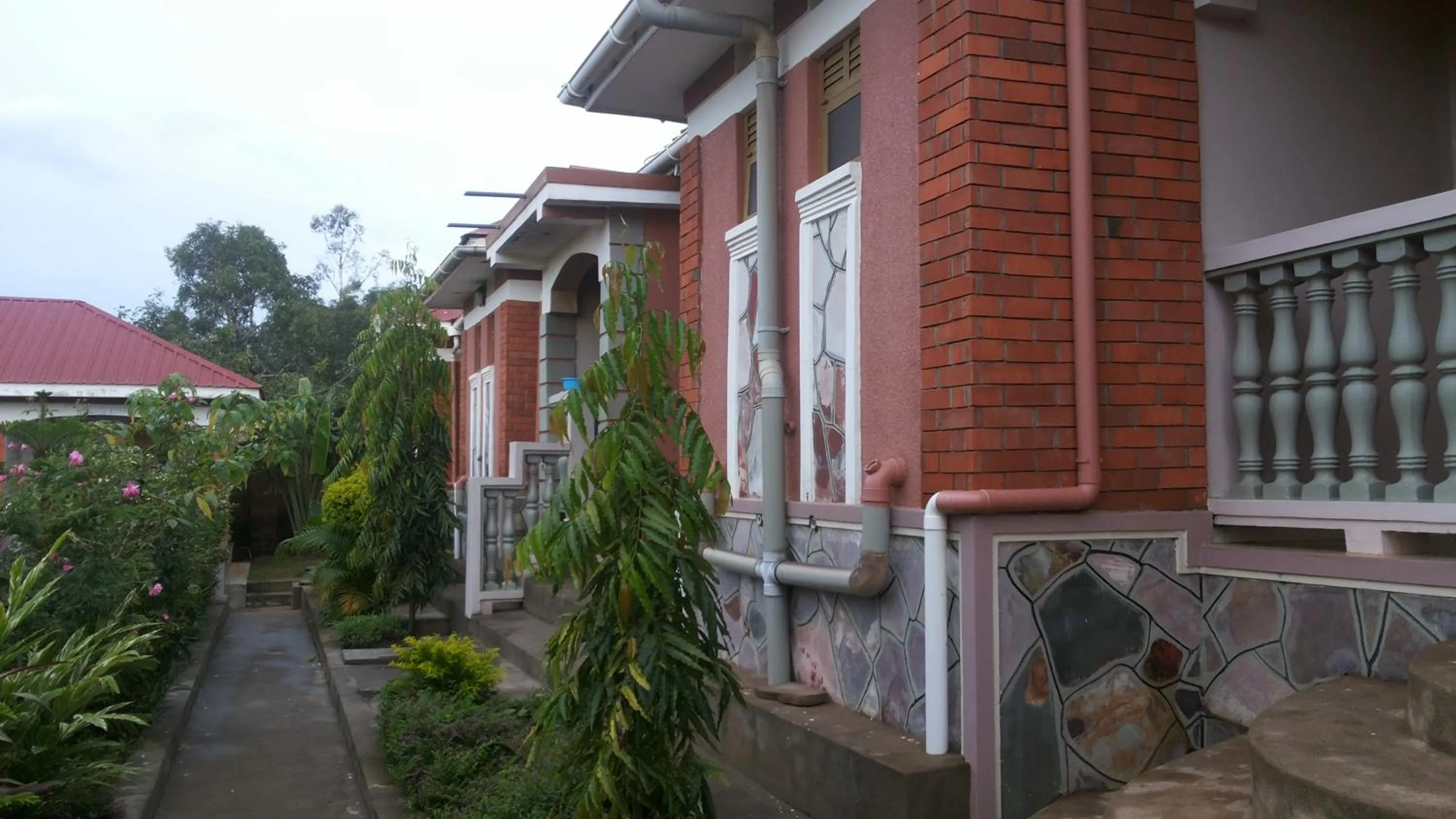 Property building in Rock Shadow Hotel