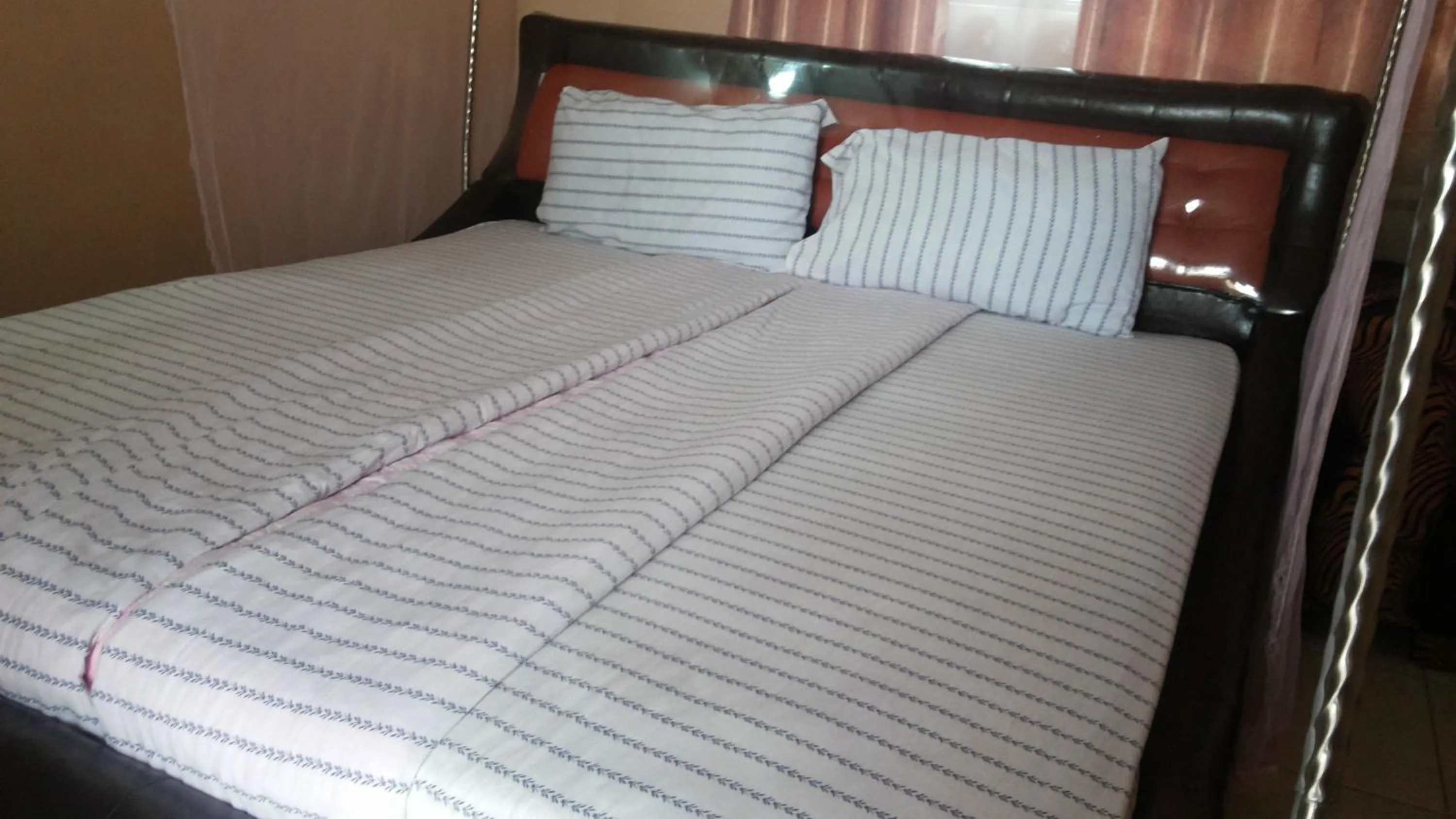 Bedroom, Bed in Rock Shadow Hotel