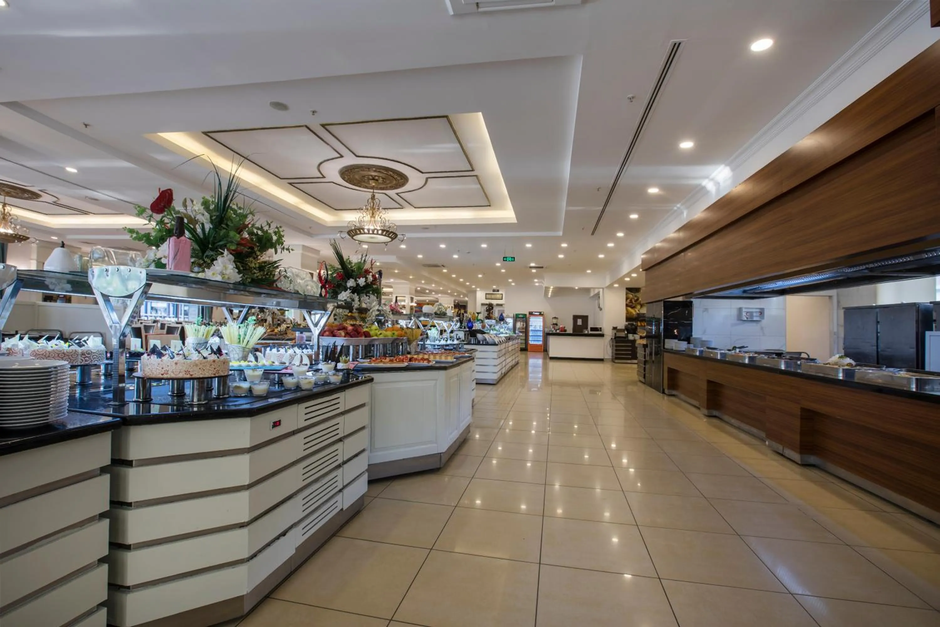 Restaurant/places to eat in MIRA MERIDIA BEACh RESORT HOTEL