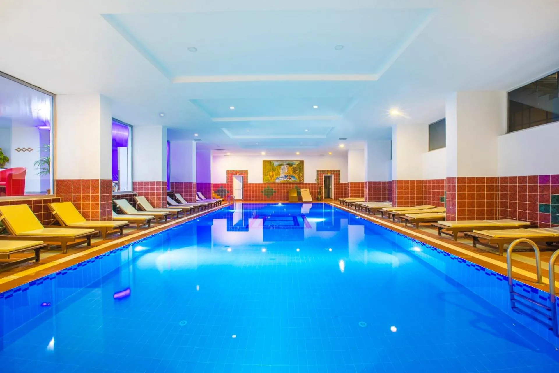 Swimming pool in MIRA MERIDIA BEACh RESORT HOTEL