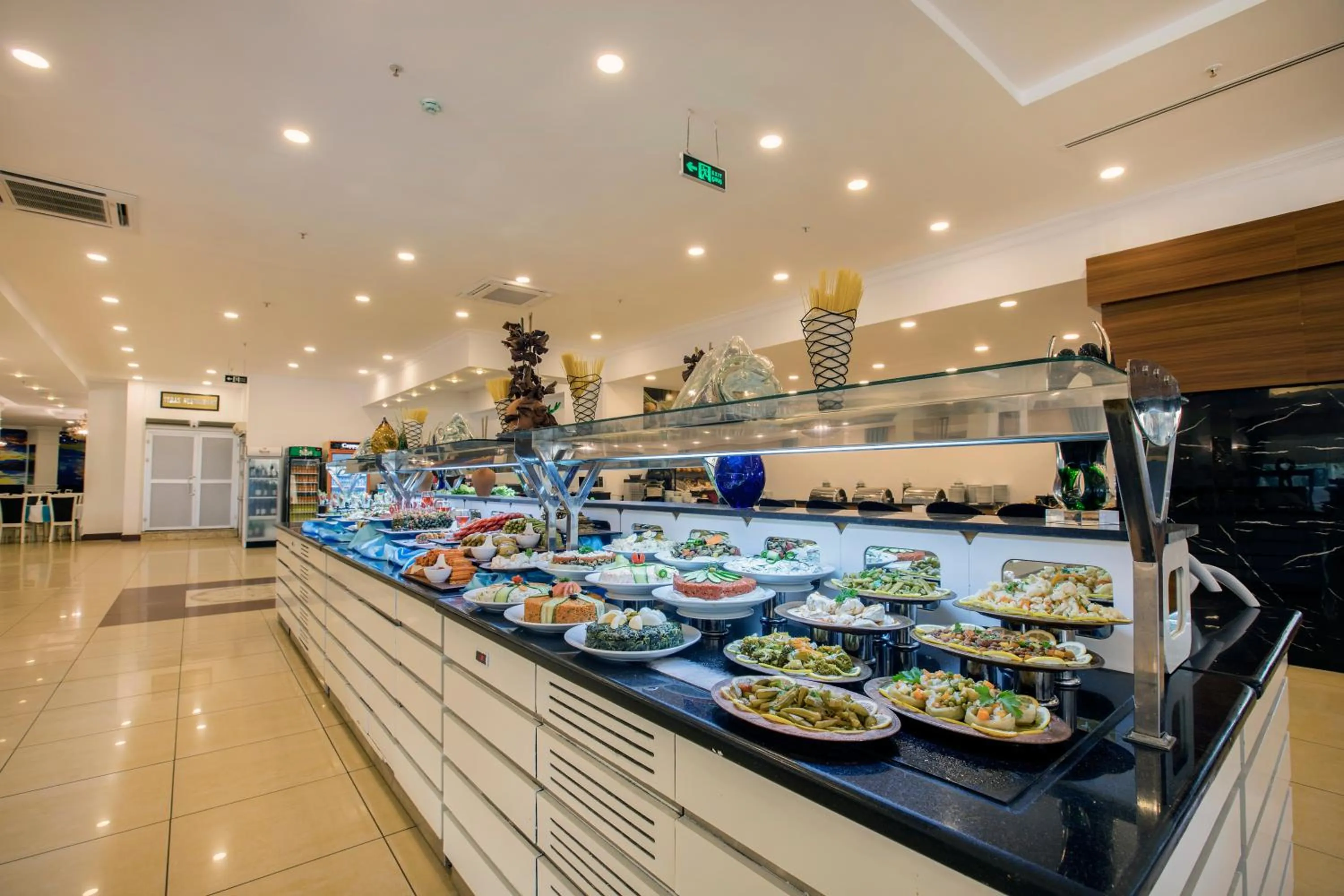 Restaurant/places to eat in MIRA MERIDIA BEACh RESORT HOTEL