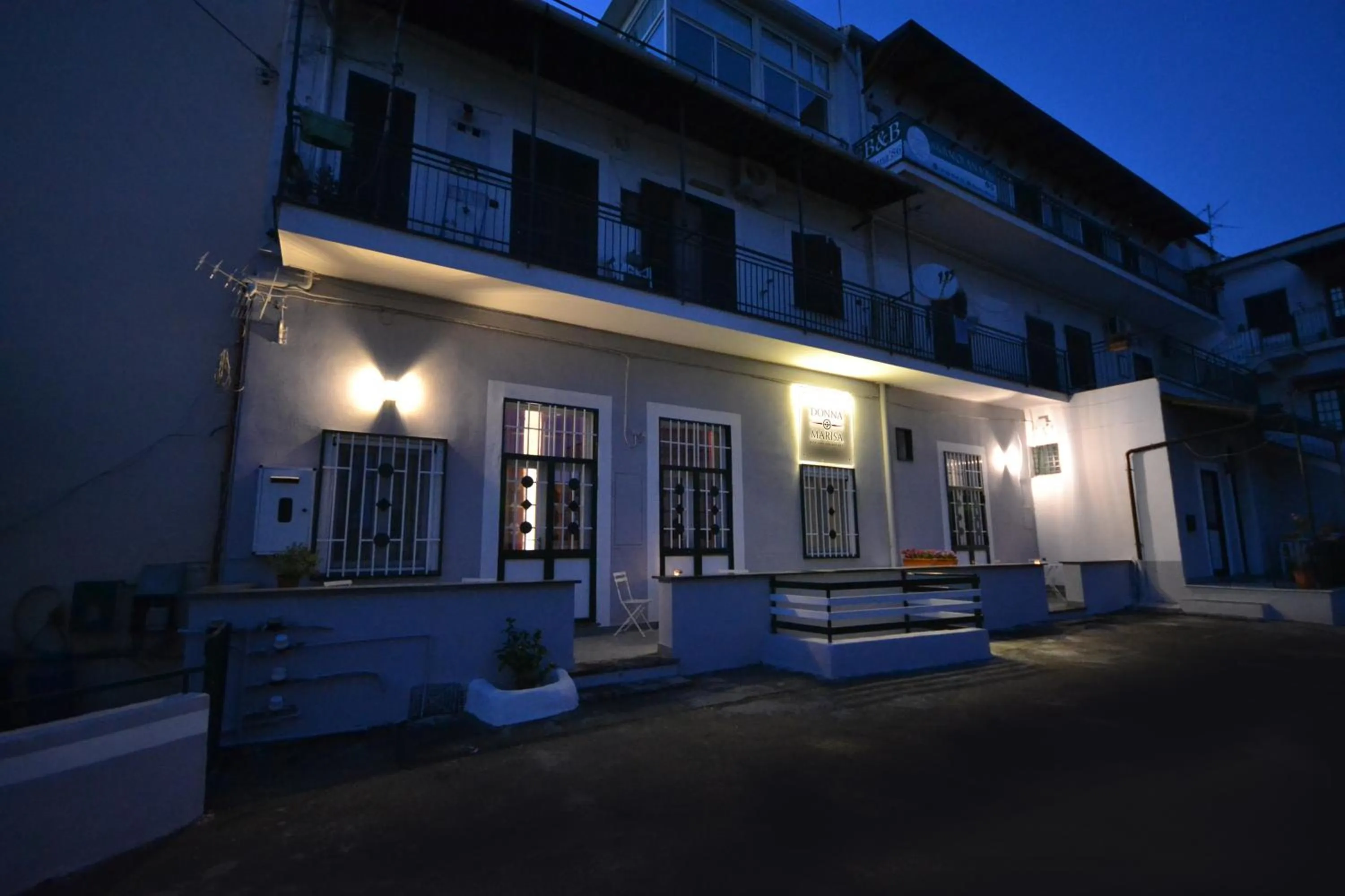 Property building in B&B Donna Marisa