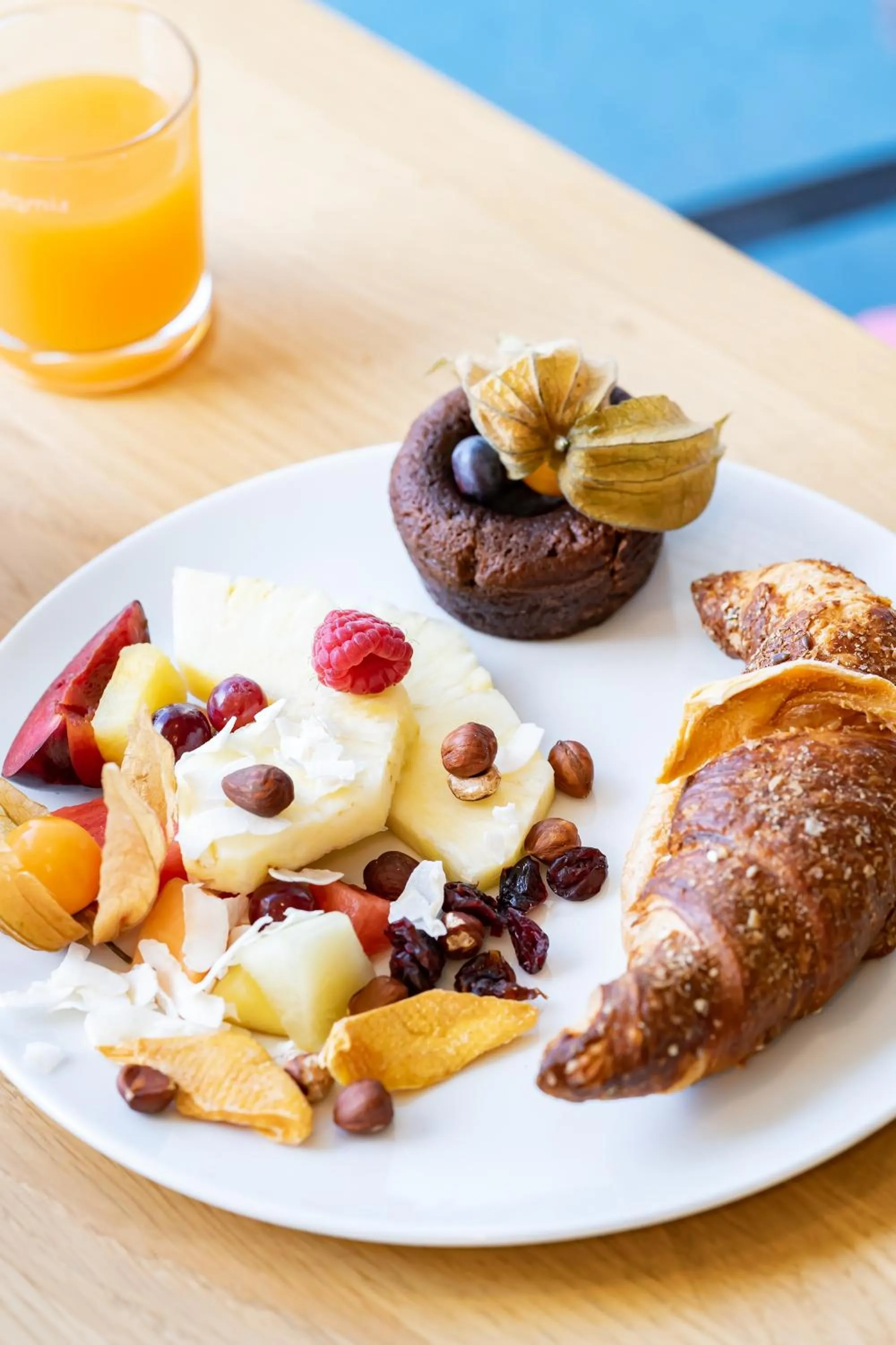 Breakfast in Essential by Dorint Basel City